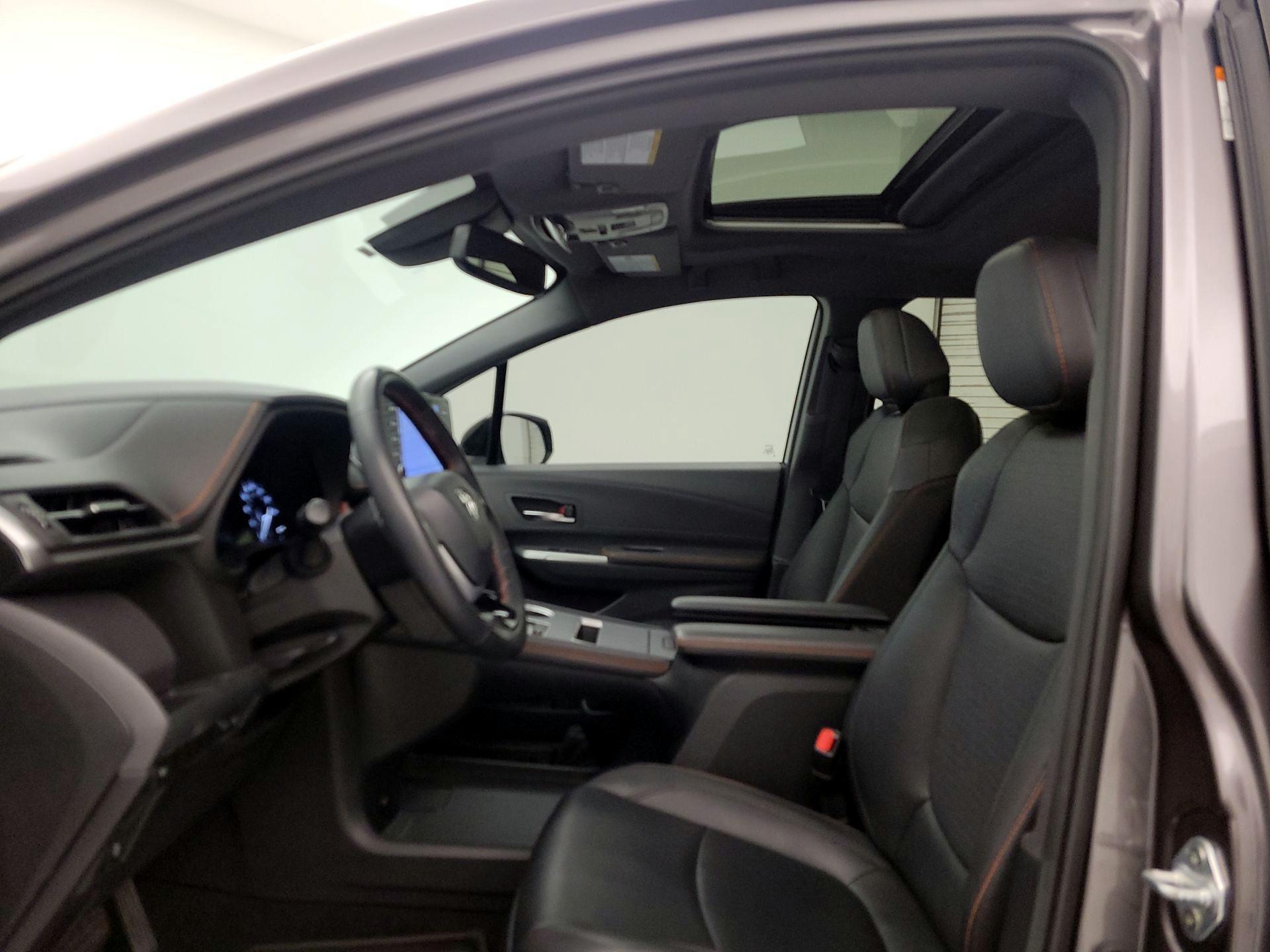 Thumbnail: 2021 Toyota Sienna - 20