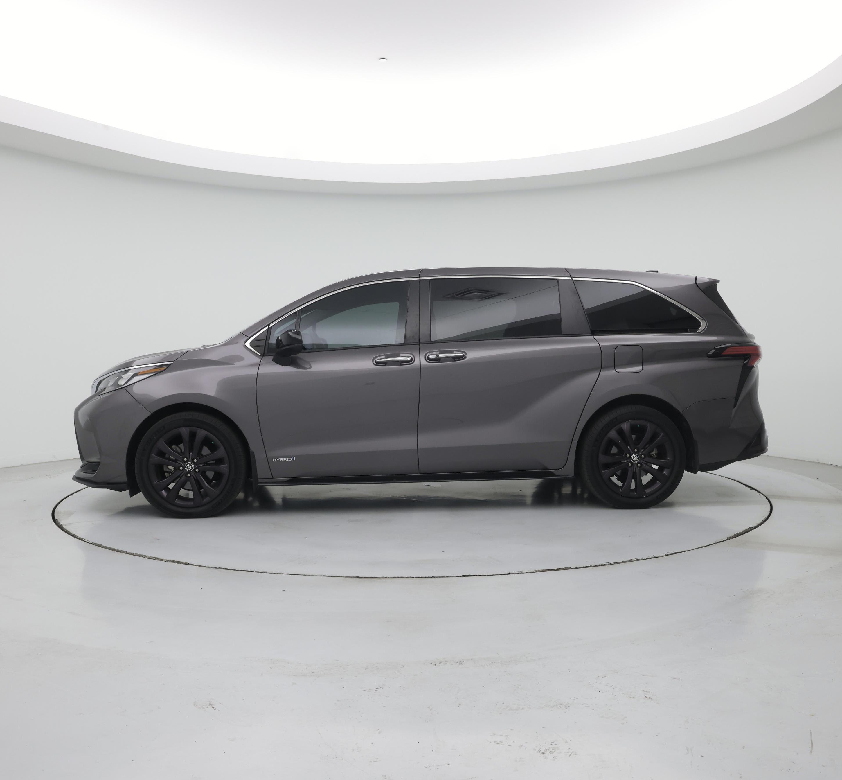 Thumbnail: 2021 Toyota Sienna - 3
