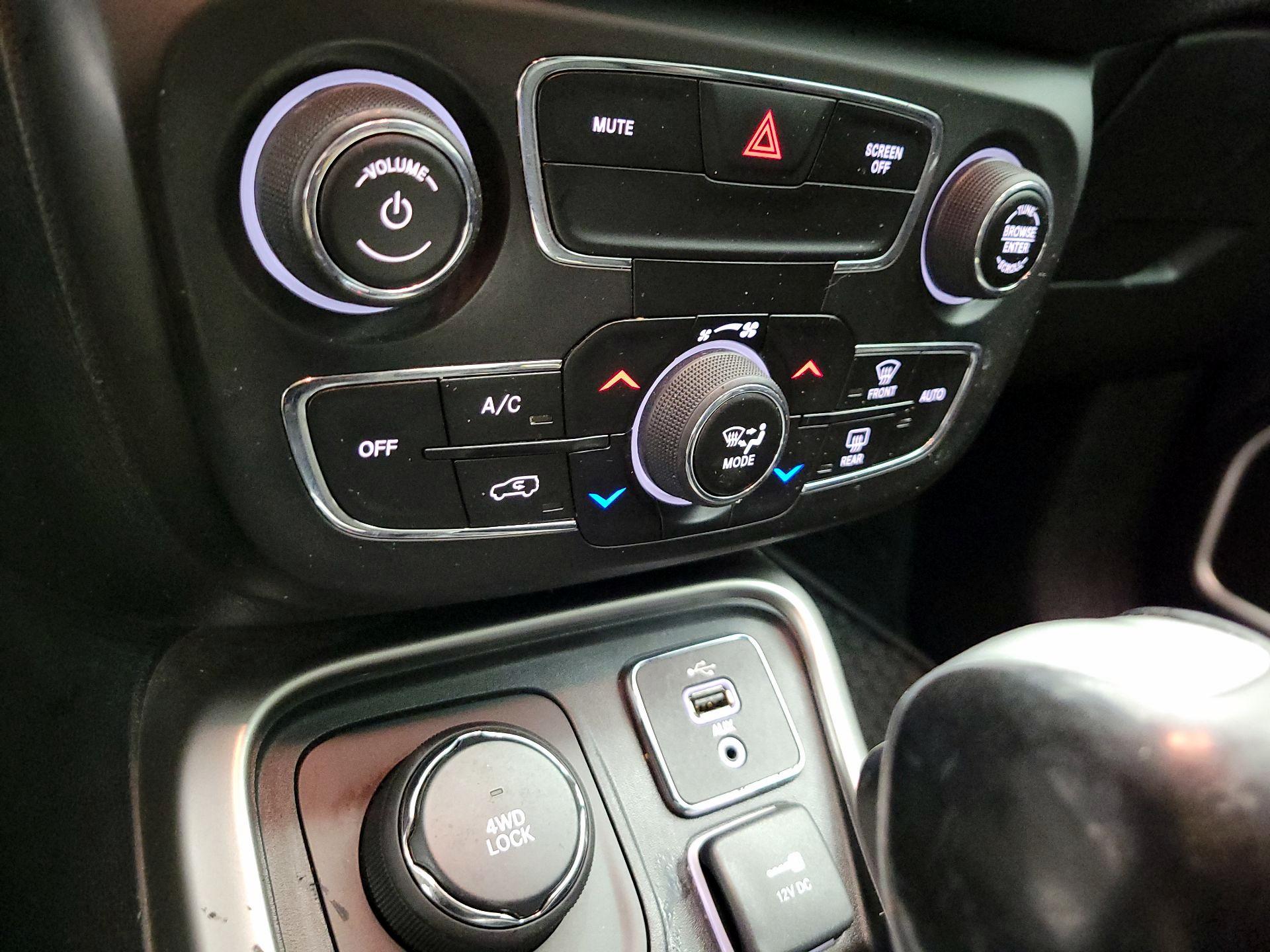 Thumbnail: 2018 Jeep Compass - 14