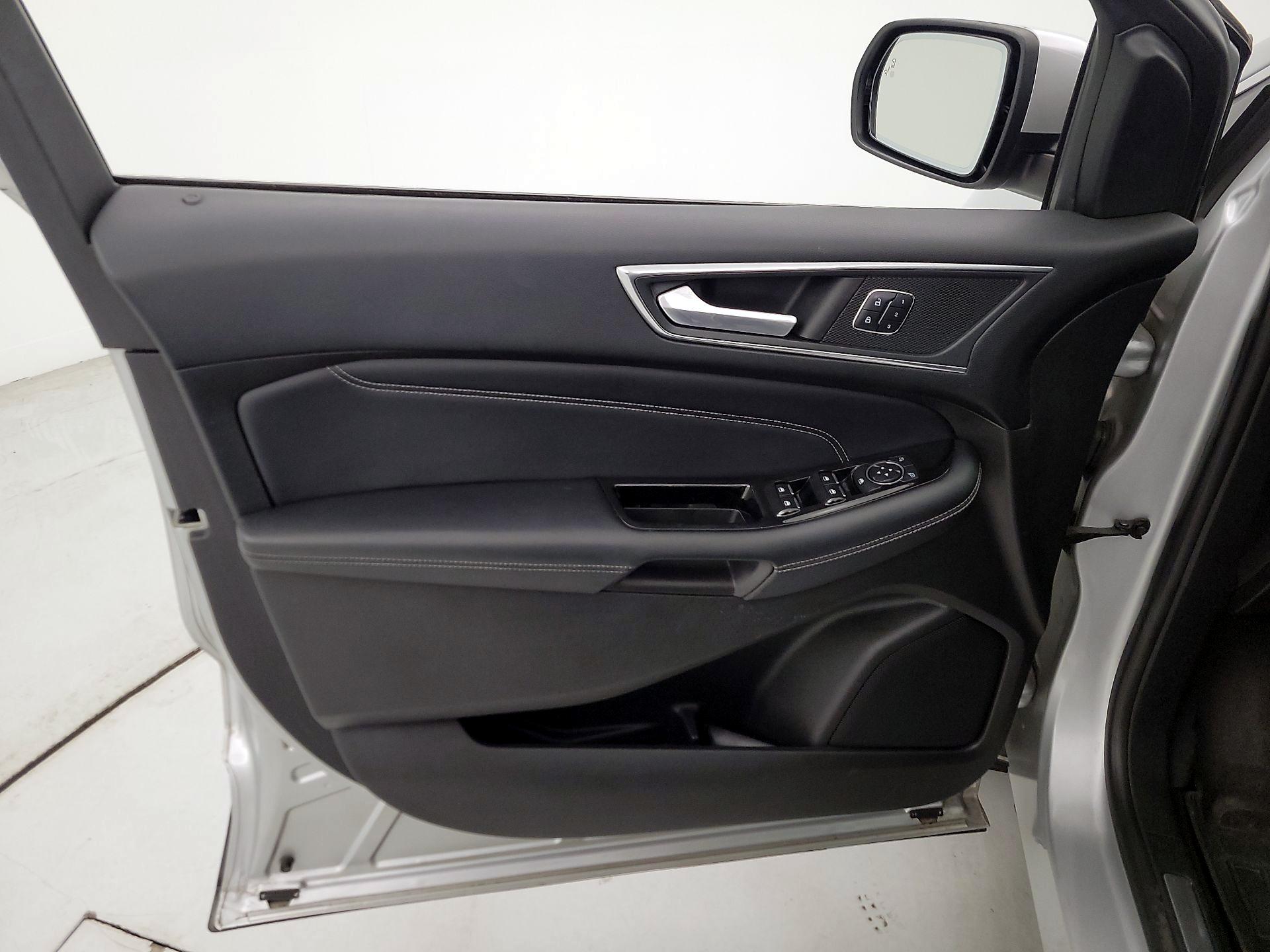 Thumbnail: 2017 Ford Edge - 12