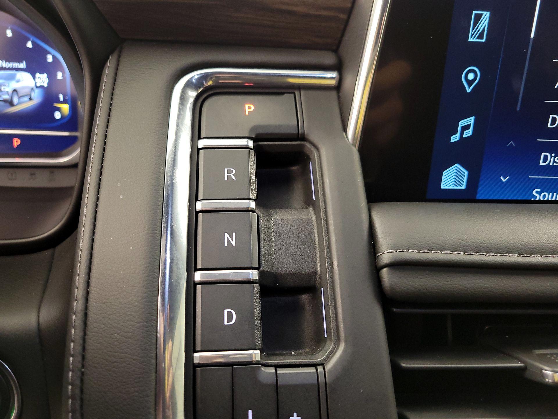 Thumbnail: 2023 Chevrolet Tahoe - 17