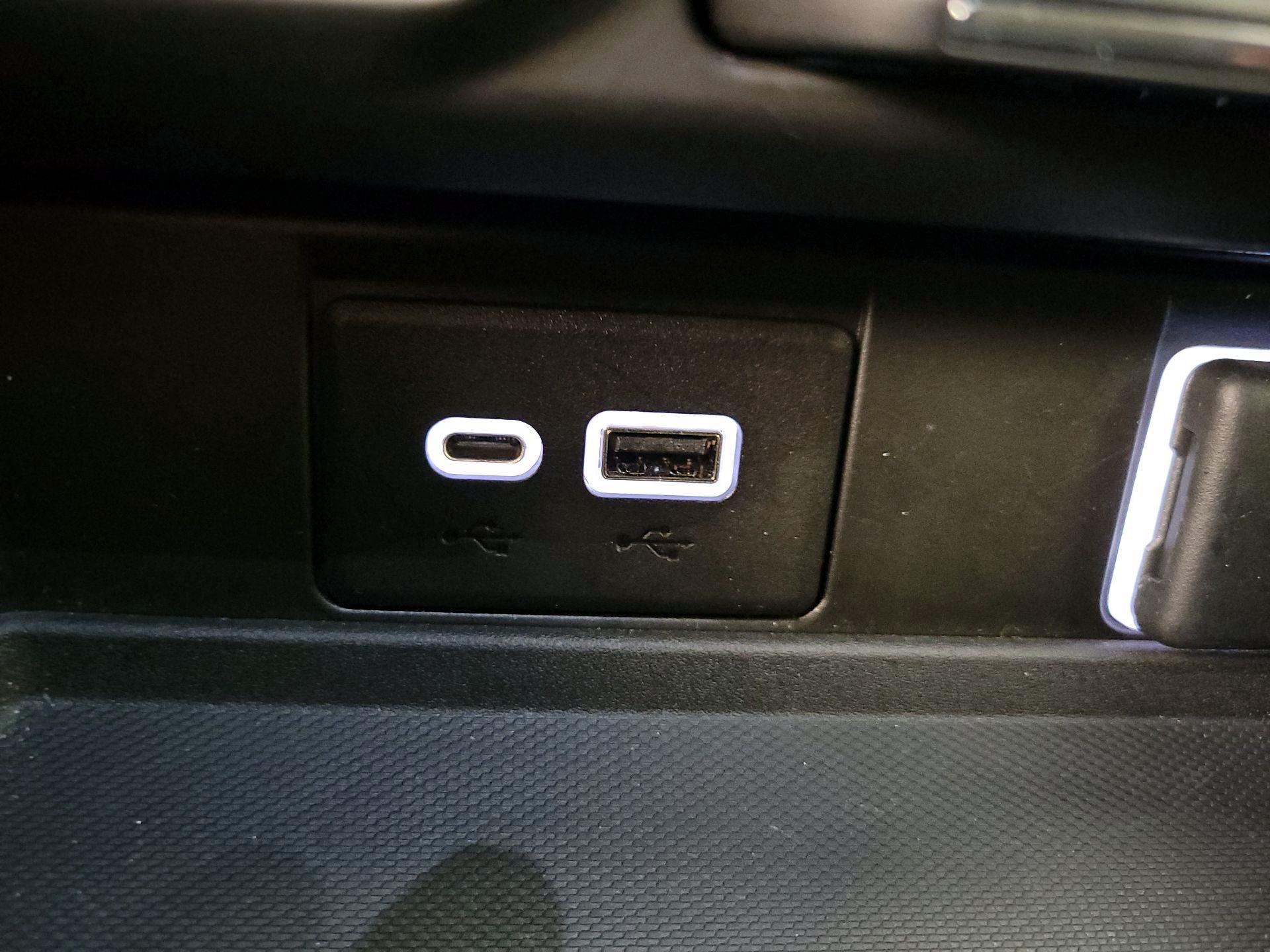 Thumbnail: 2023 Chevrolet Tahoe - 18