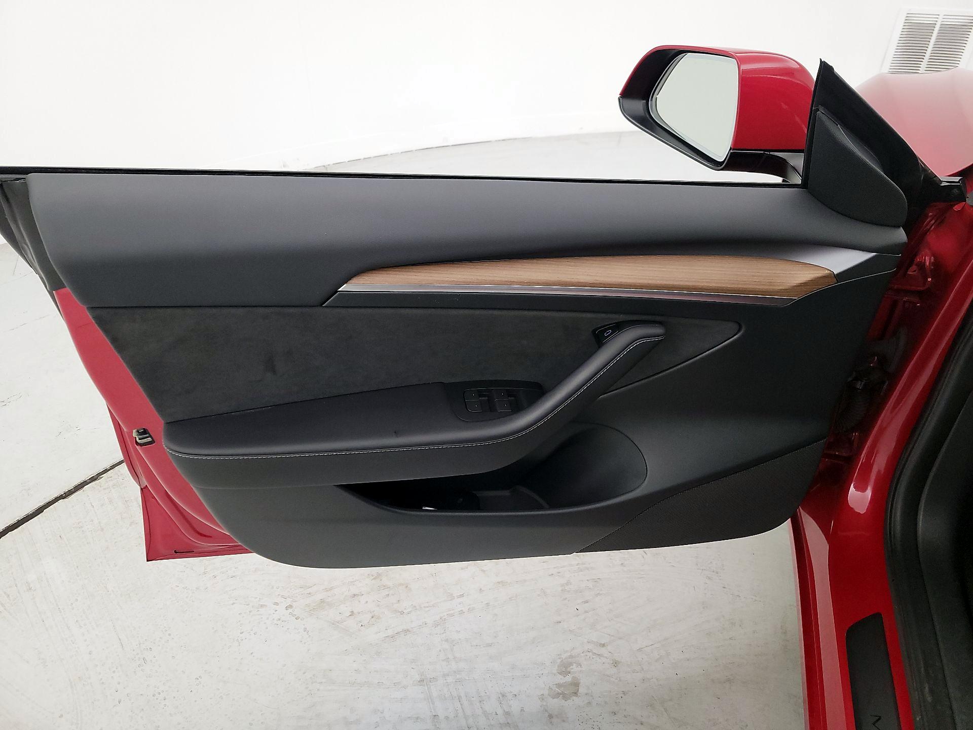 Thumbnail: 2023 Tesla Model 3 - 12