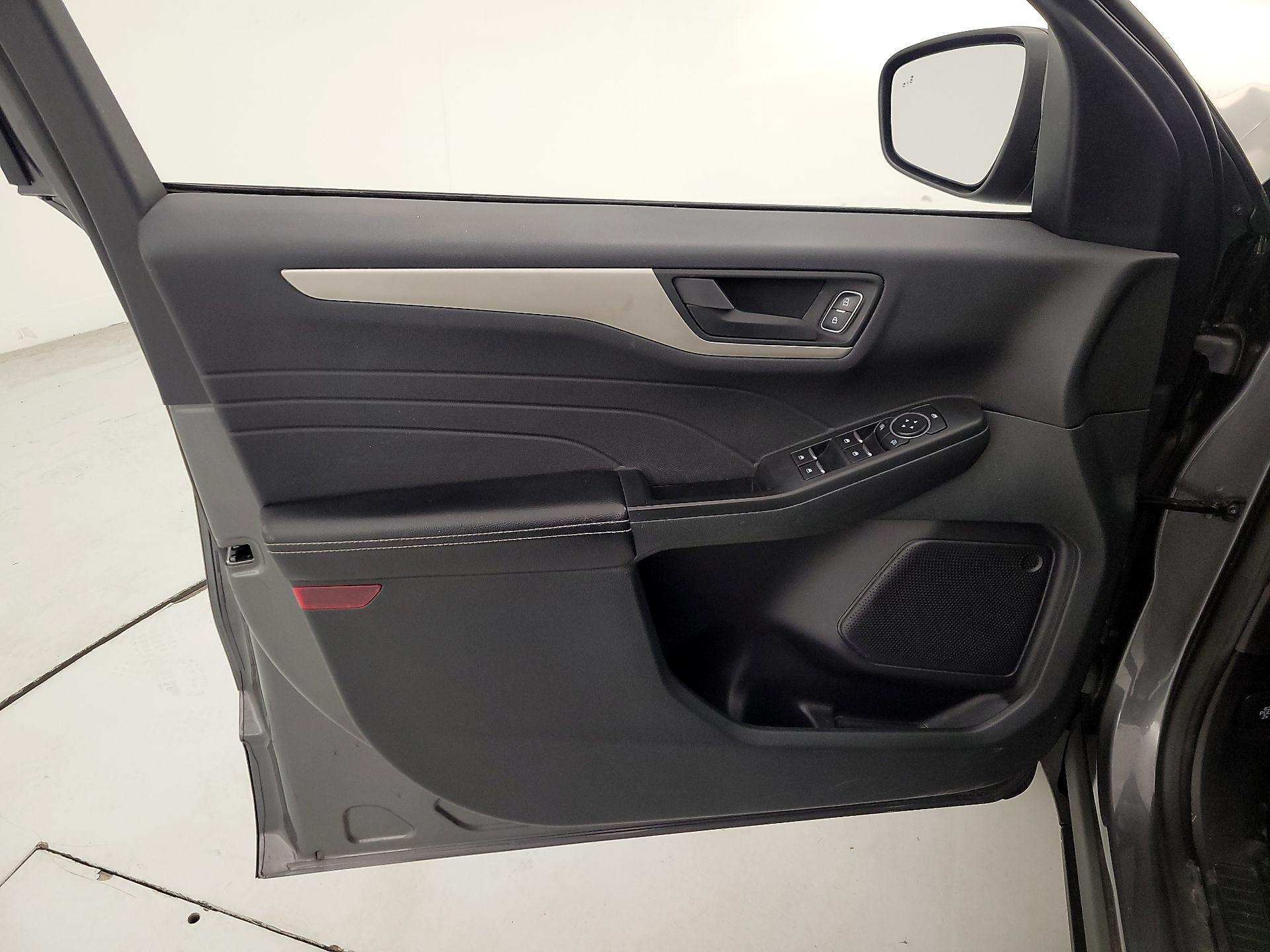 Thumbnail: 2022 Ford Escape - 12