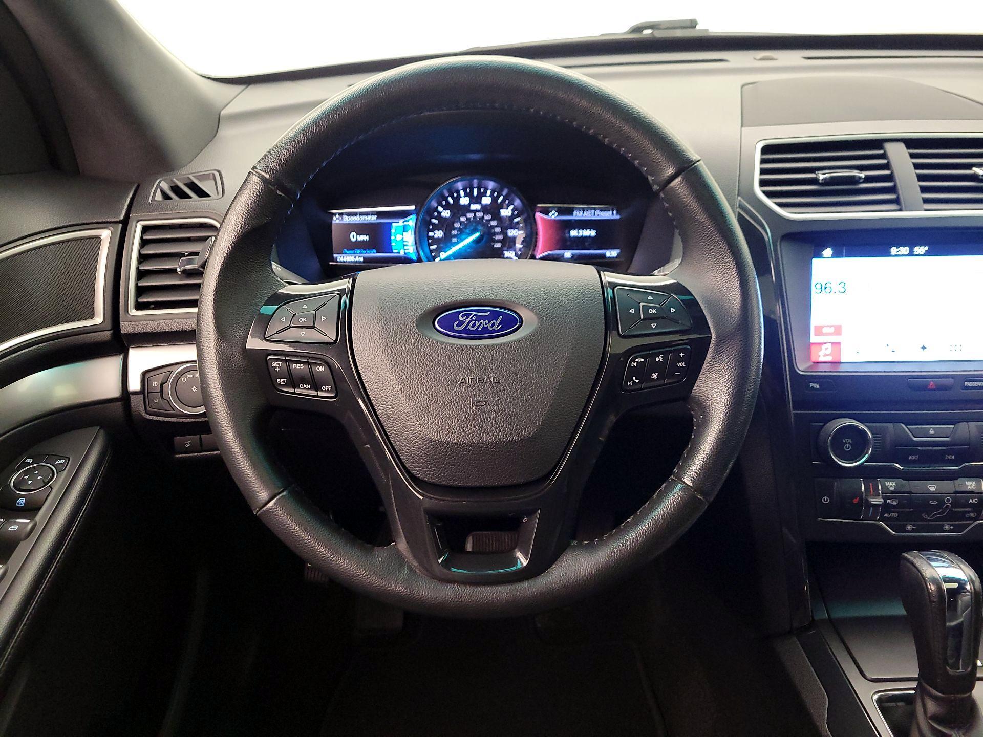 Thumbnail: 2017 Ford Explorer - 10