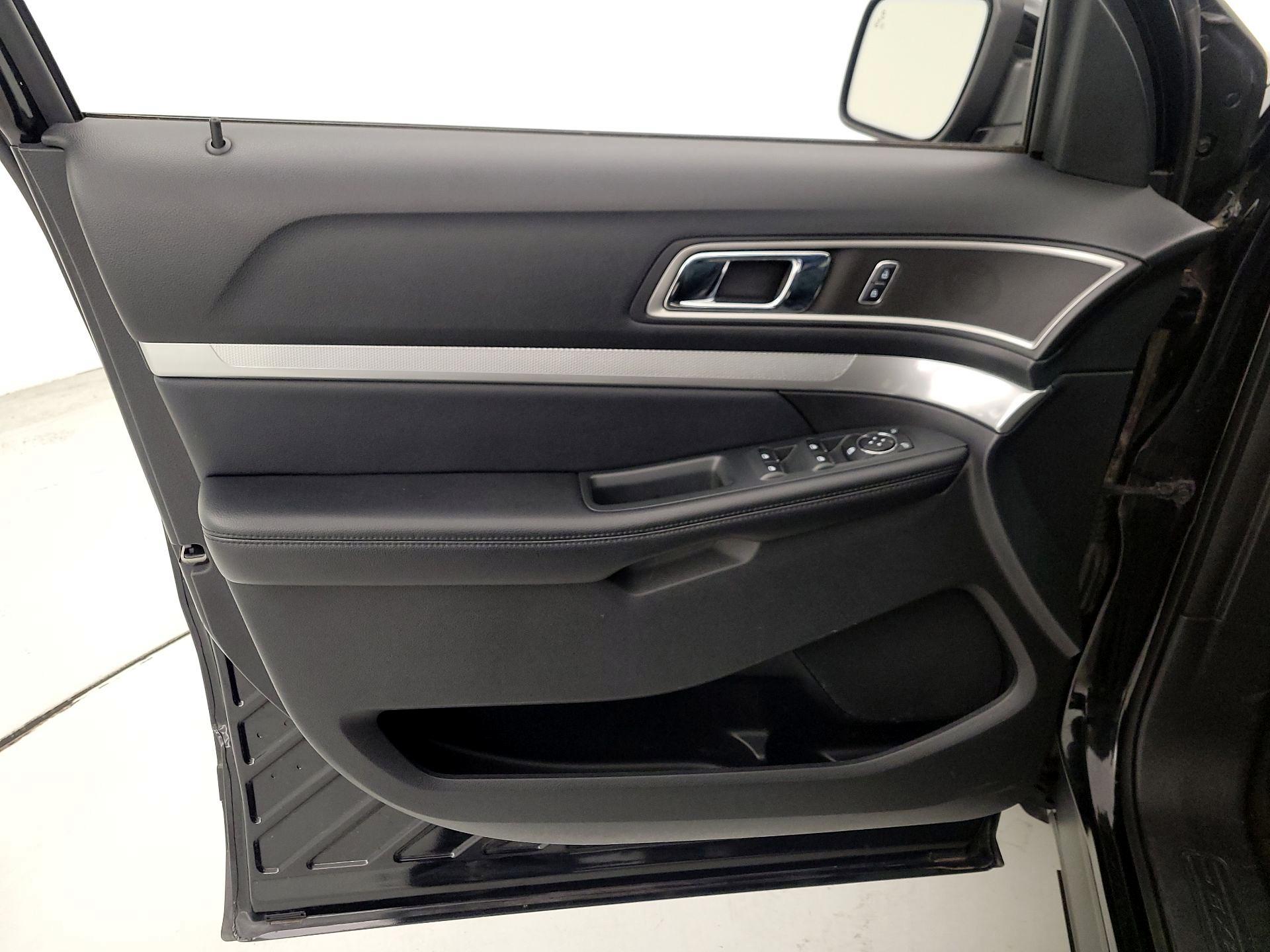 Thumbnail: 2017 Ford Explorer - 12