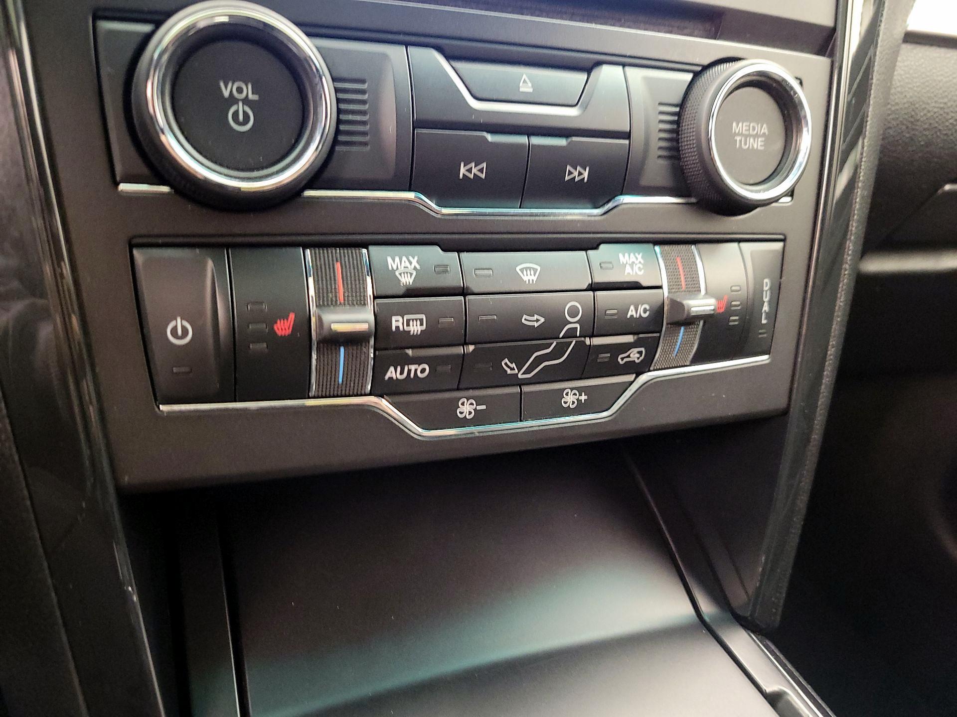 Thumbnail: 2017 Ford Explorer - 17