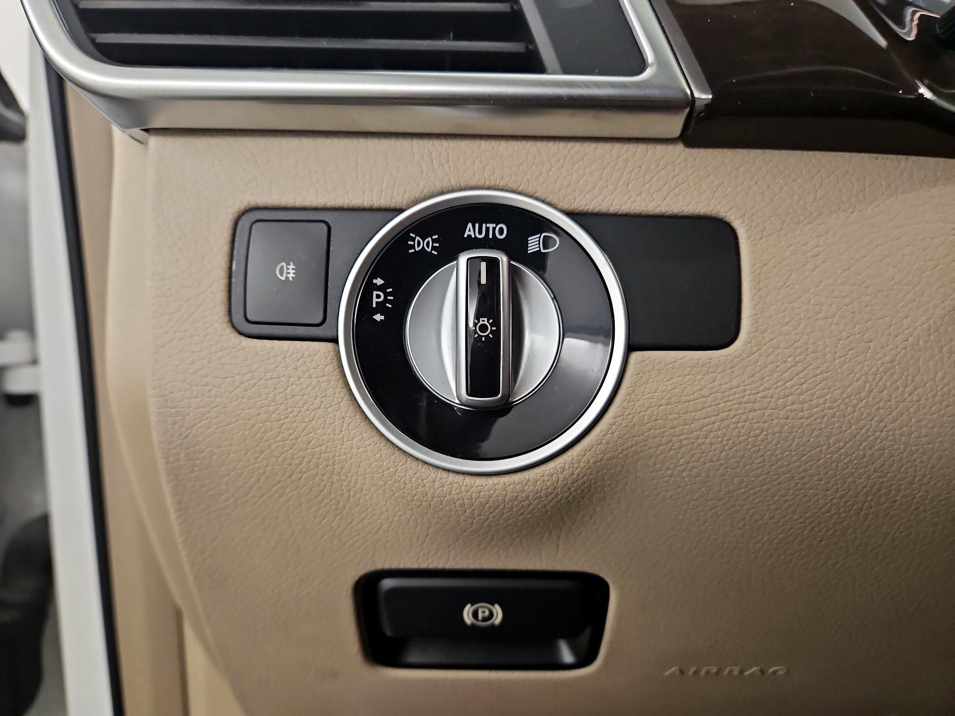 Thumbnail: 2015 Mercedes-Benz M-Class - 13