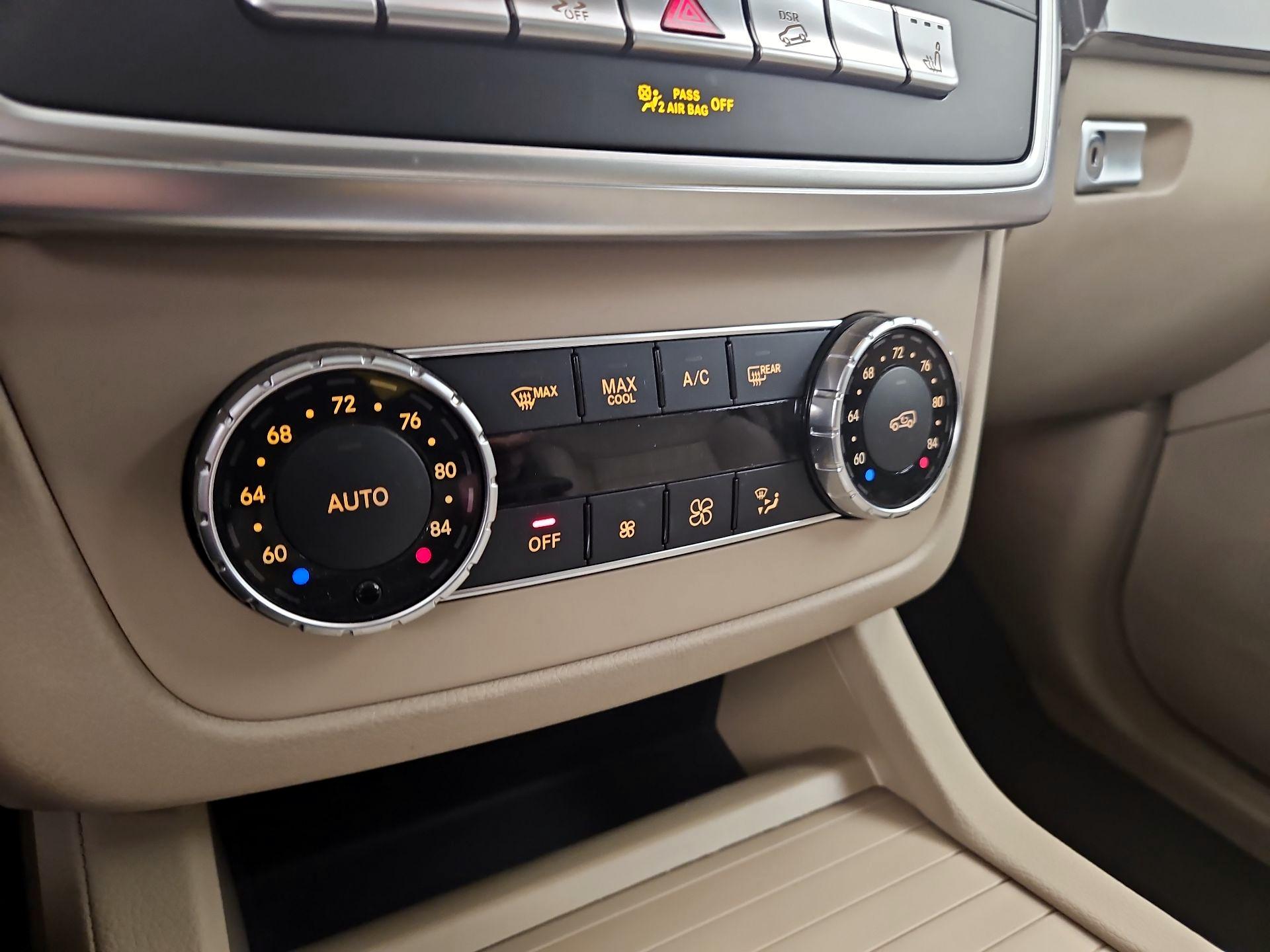 Thumbnail: 2015 Mercedes-Benz M-Class - 17