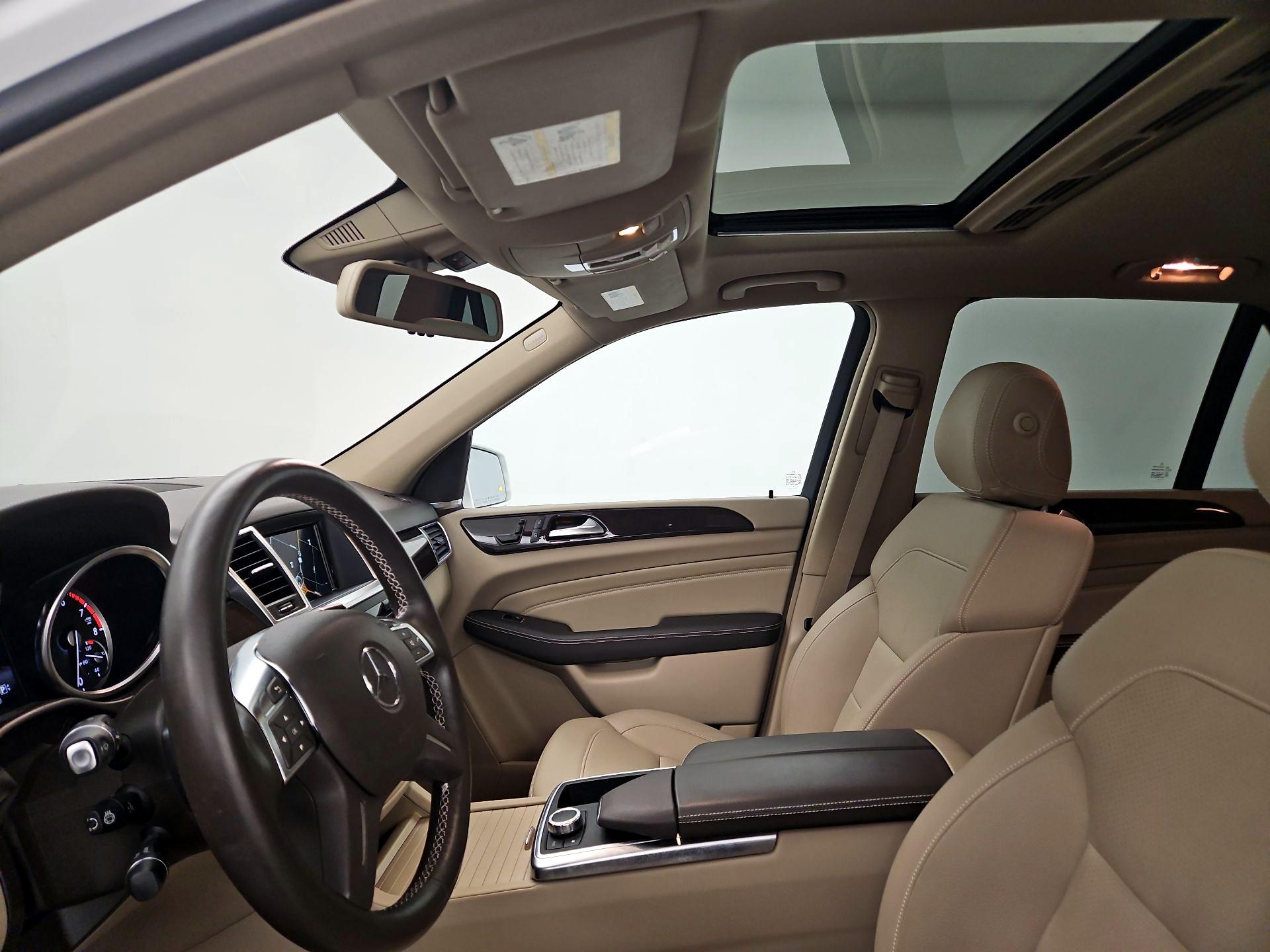 Thumbnail: 2015 Mercedes-Benz M-Class - 19