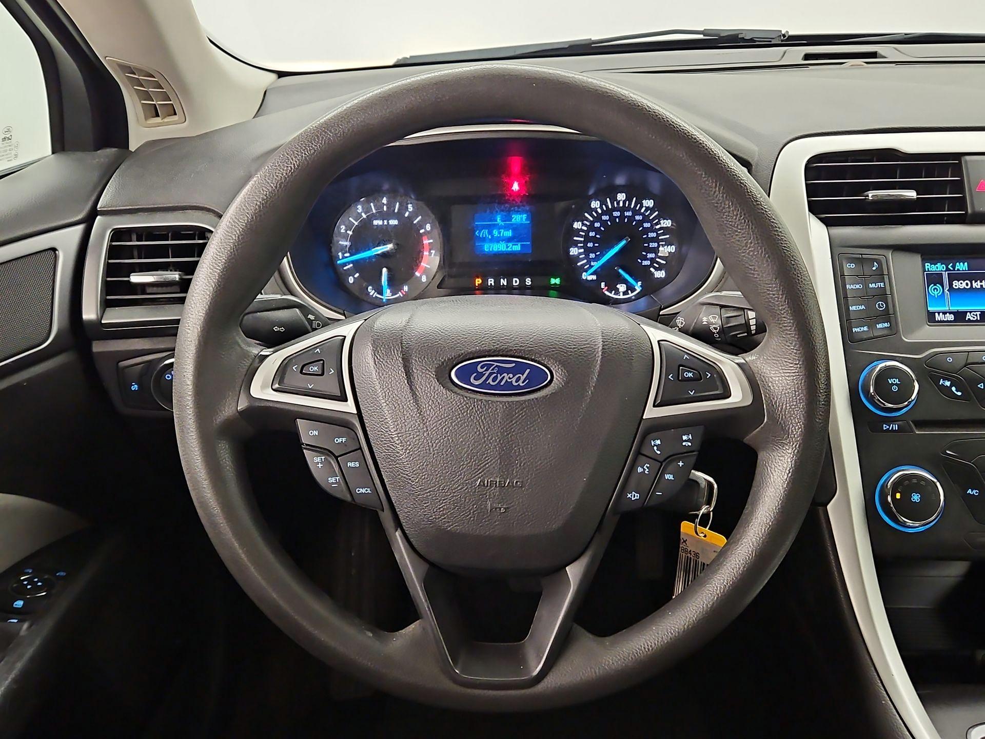 Thumbnail: 2016 Ford Fusion - 10