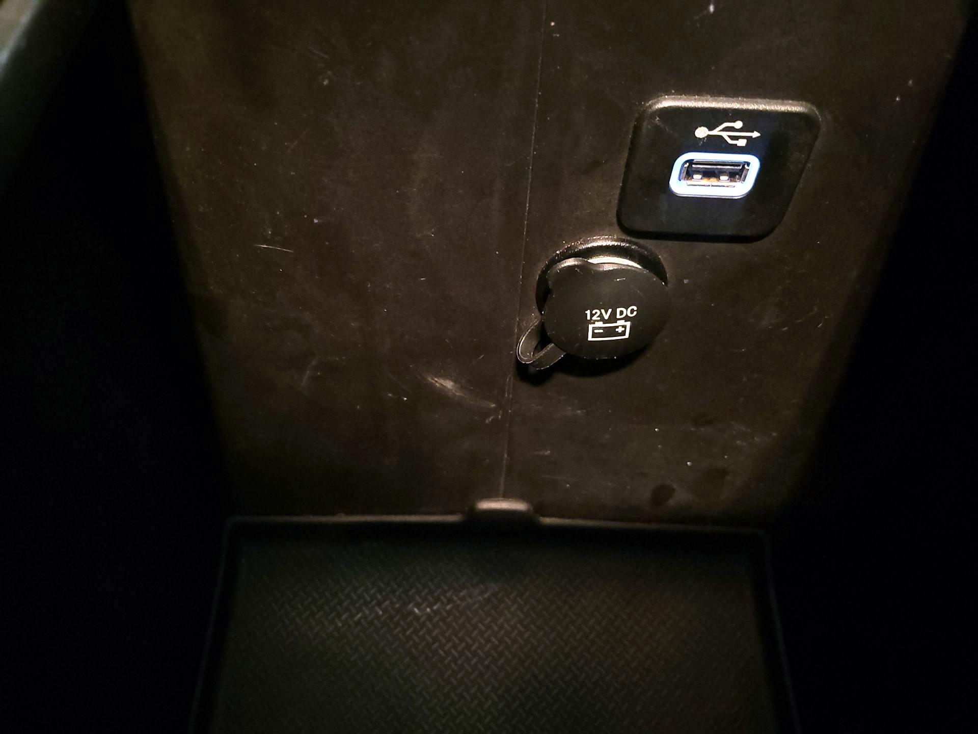 Thumbnail: 2018 Jeep Wrangler - 16