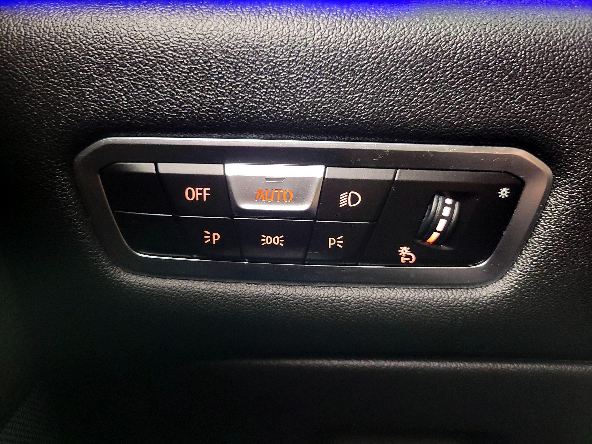 Thumbnail: 2022 BMW X6 - 13