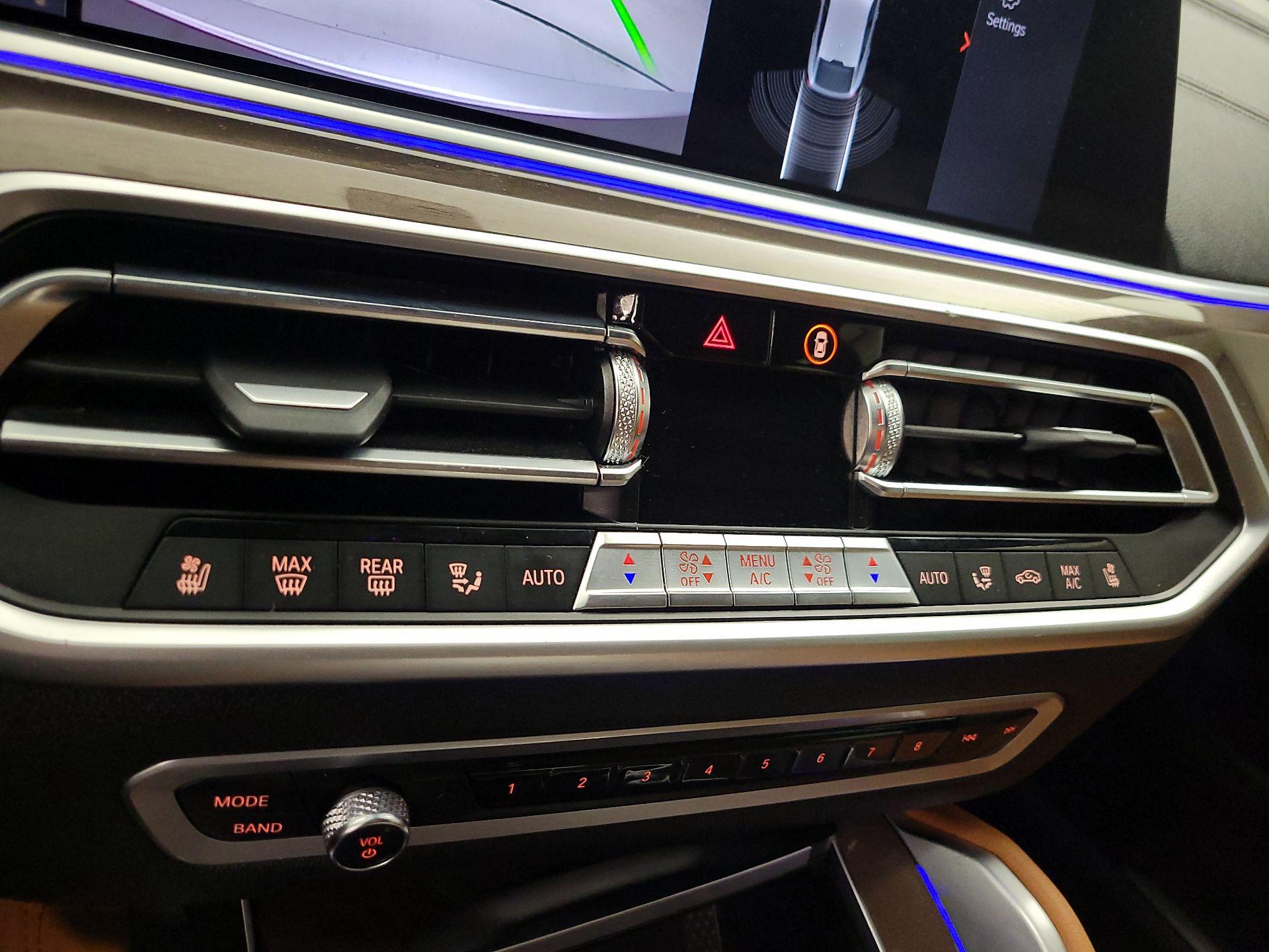 Thumbnail: 2022 BMW X6 - 17