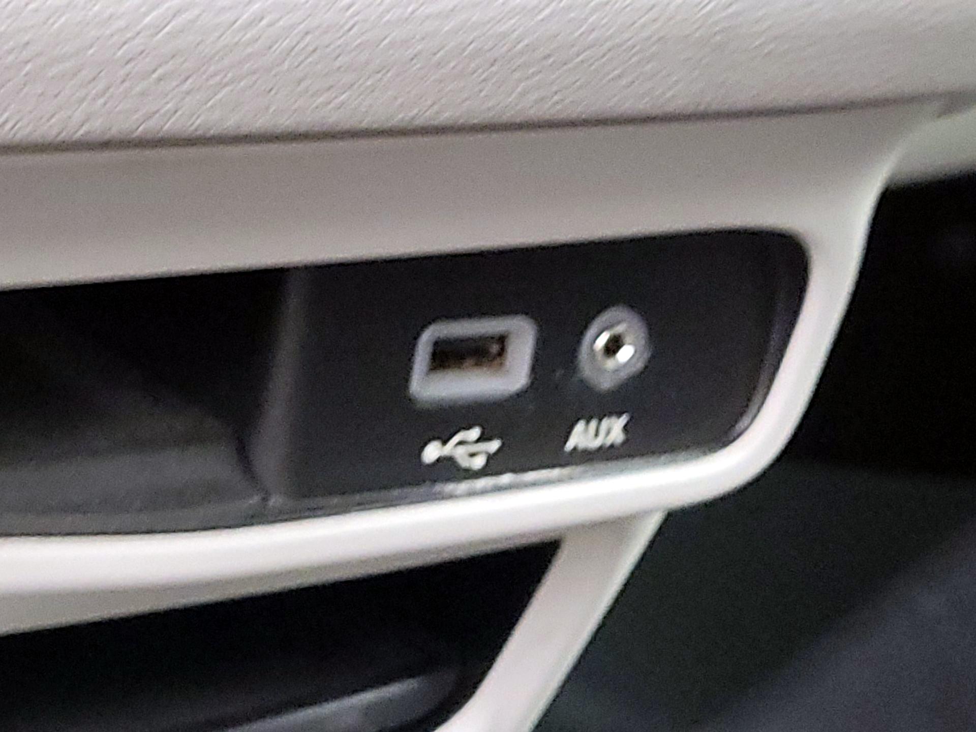 Thumbnail: 2018 Chrysler Pacifica - 18