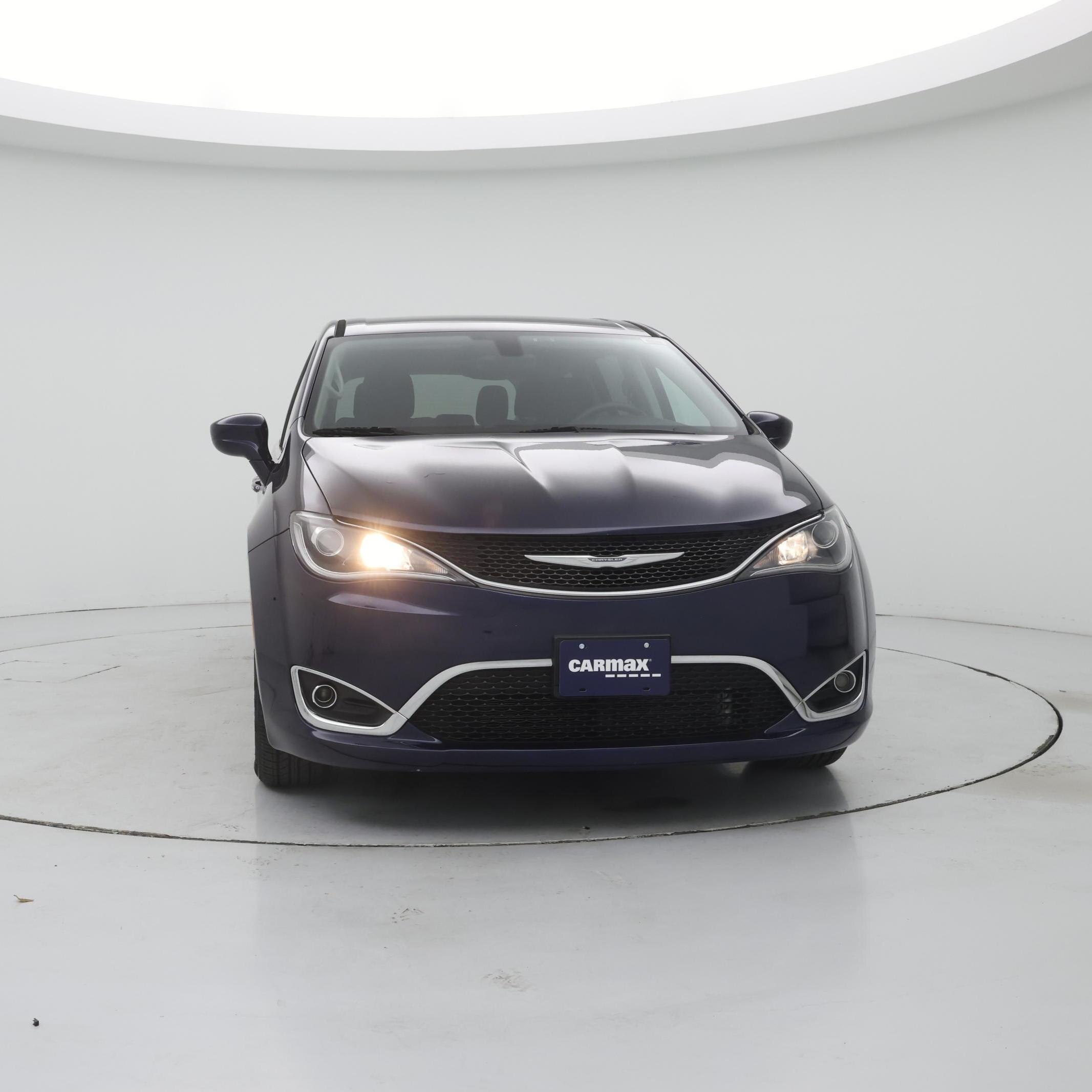 Thumbnail: 2018 Chrysler Pacifica - 5