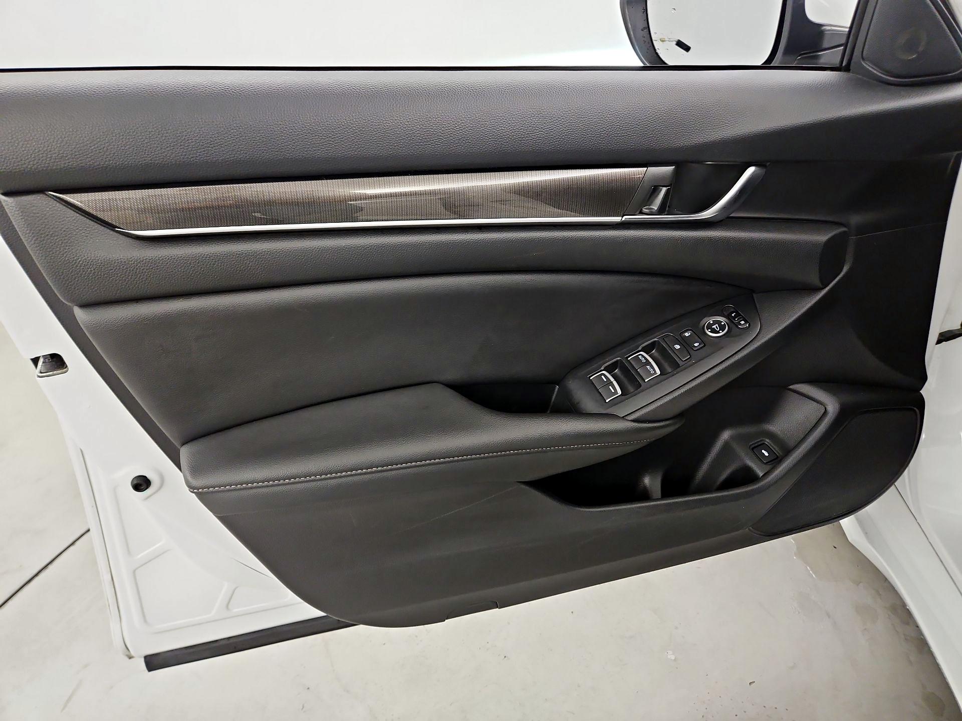 Thumbnail: 2019 Honda Accord - 12