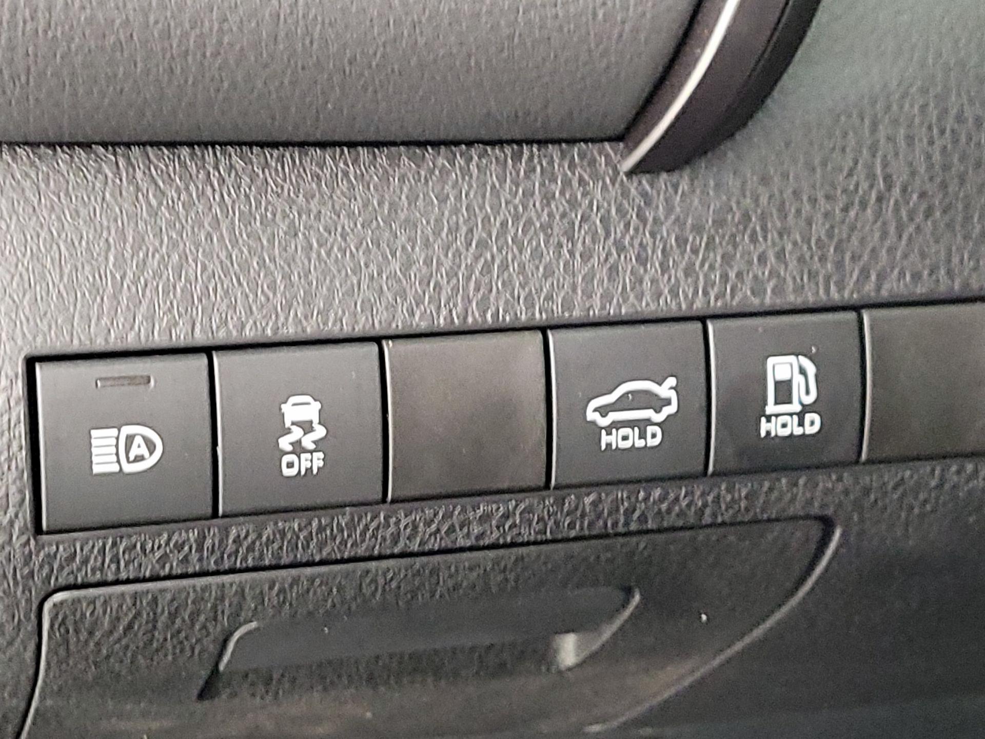 Thumbnail: 2020 Toyota Camry - 13