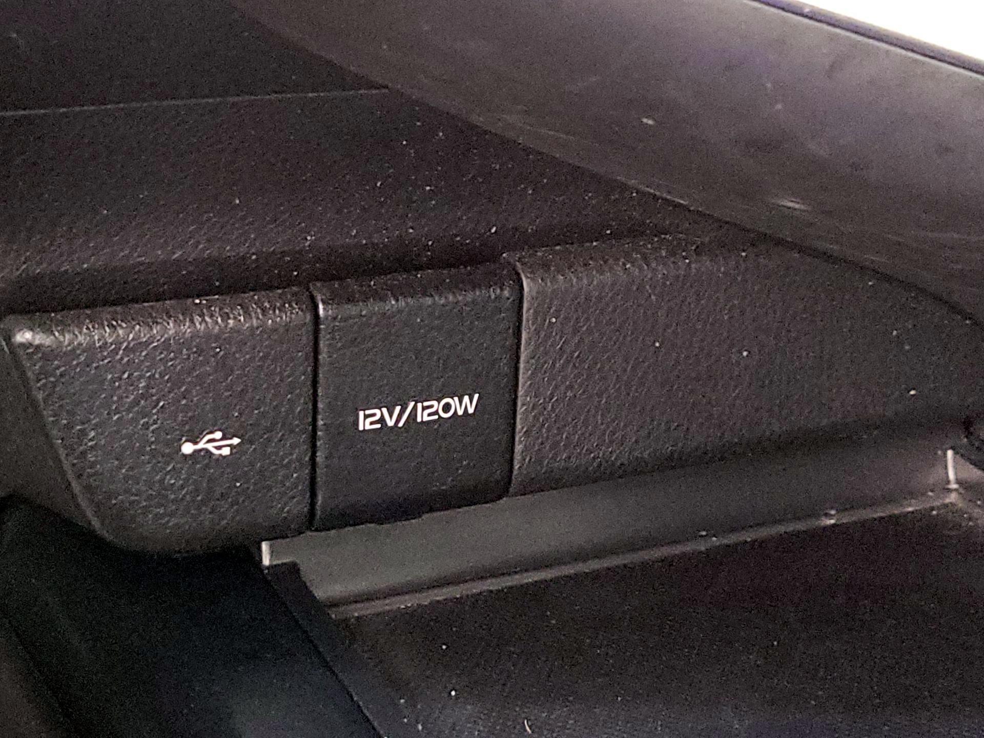 Thumbnail: 2020 Toyota Camry - 18