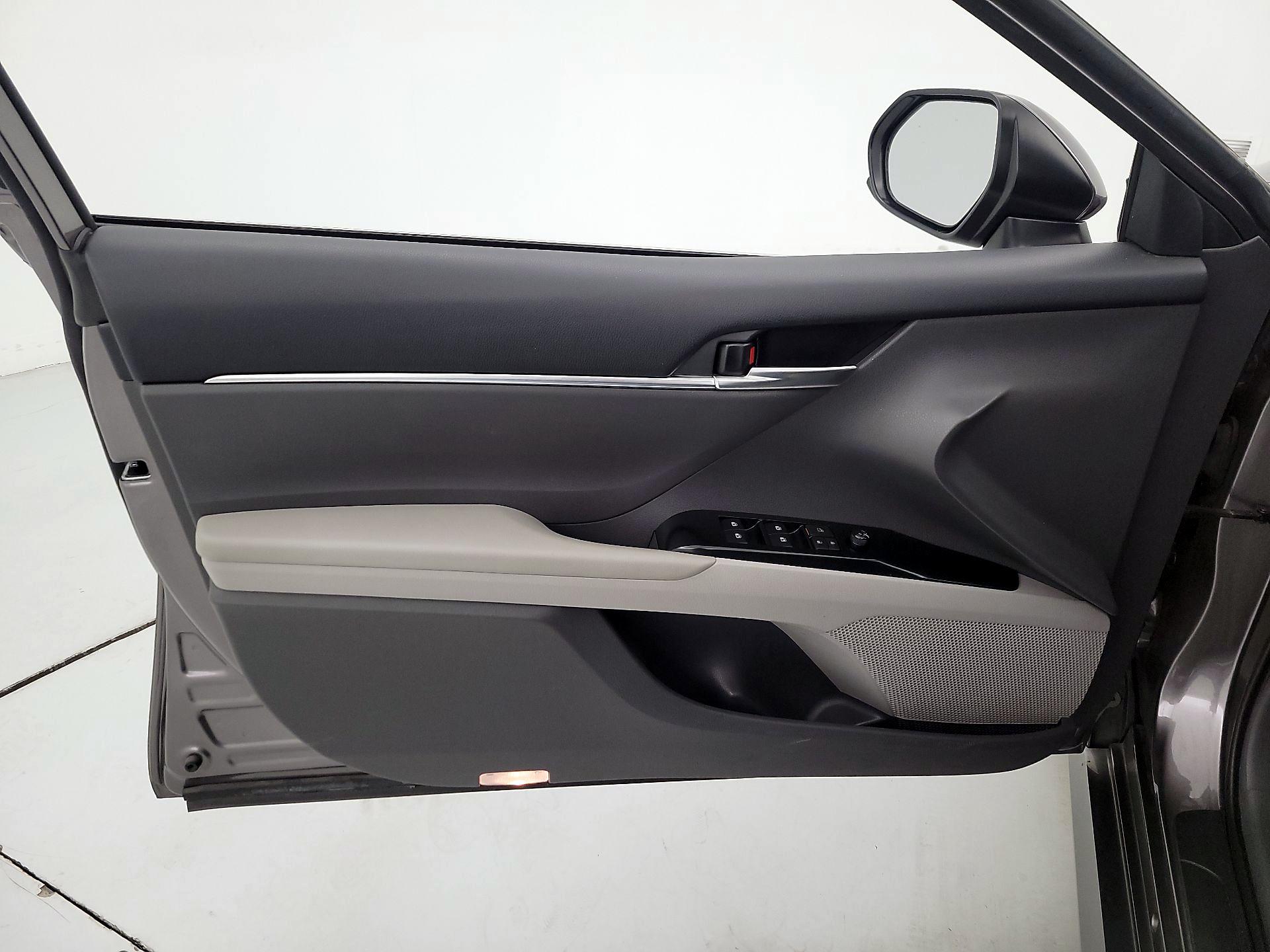 Thumbnail: 2018 Toyota Camry - 12