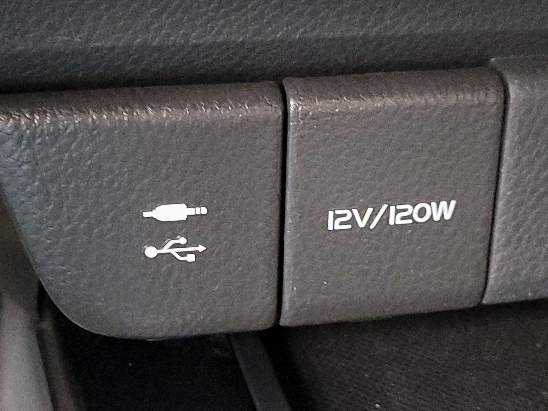 Thumbnail: 2018 Toyota Camry - 18