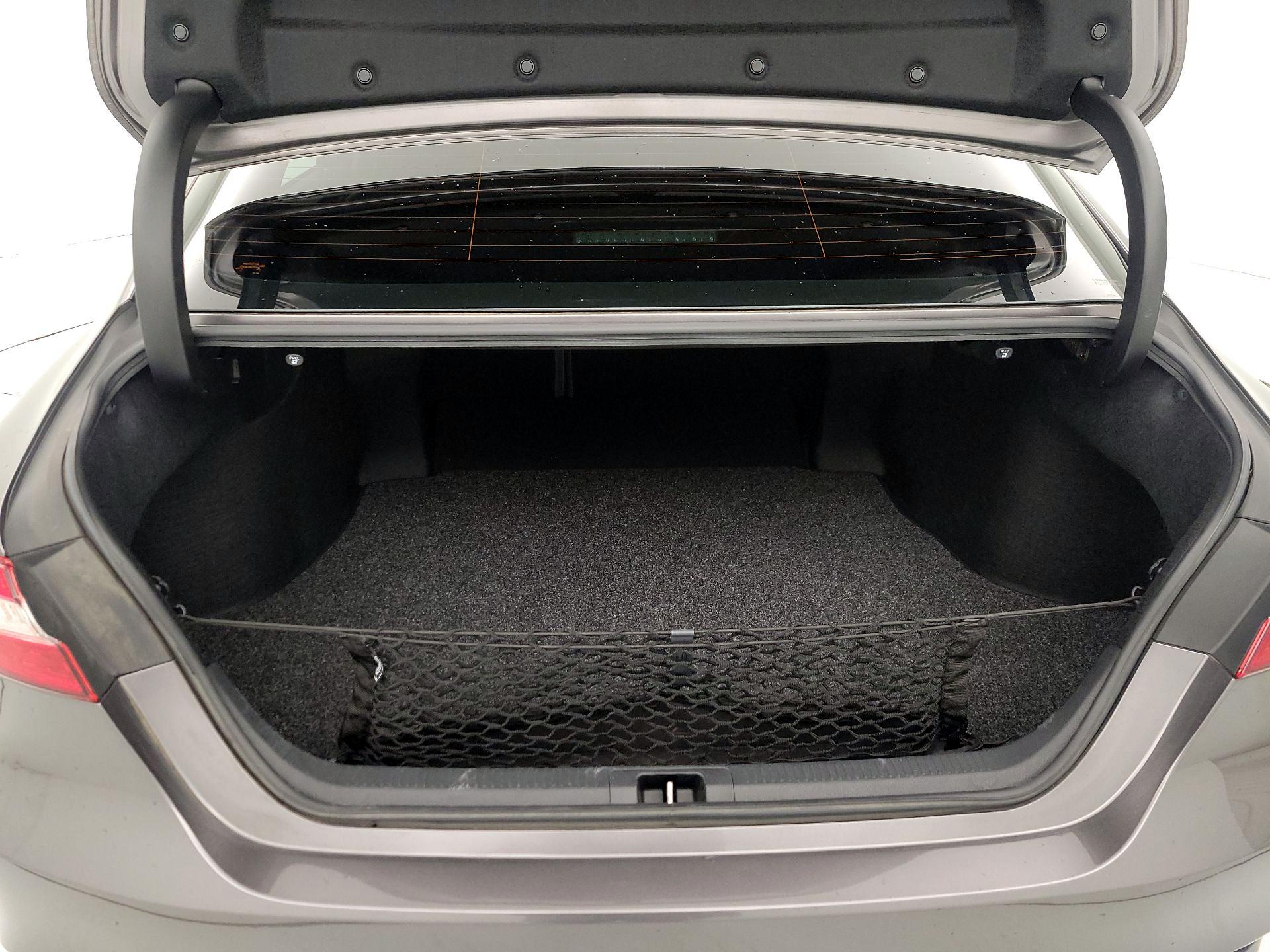 Thumbnail: 2018 Toyota Camry - 20