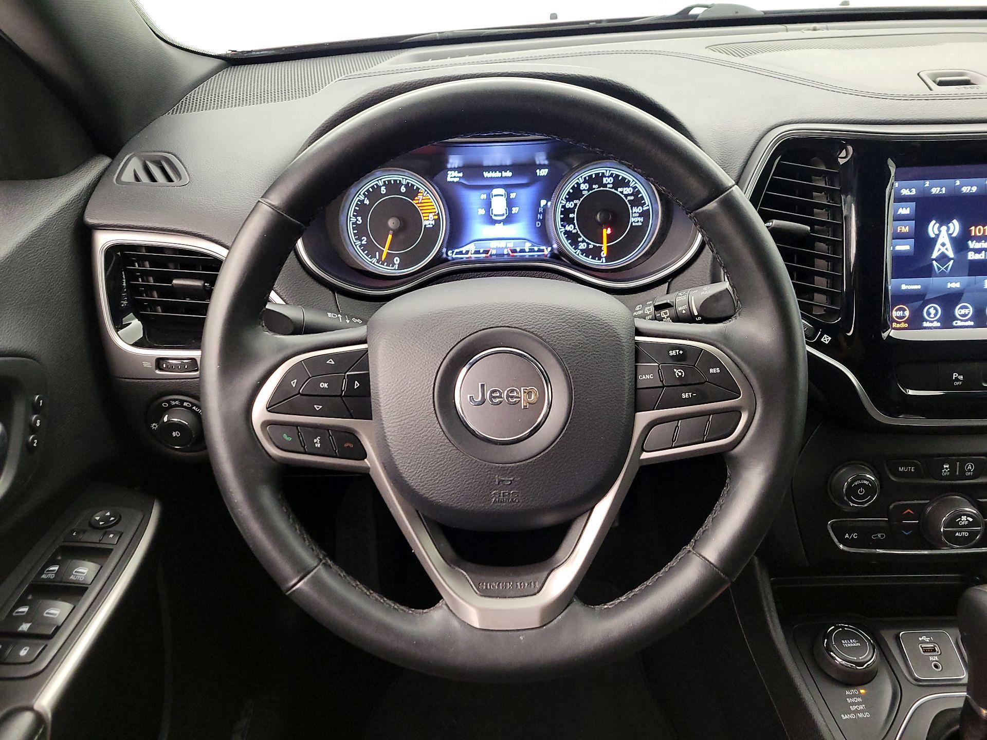 Thumbnail: 2019 Jeep Cherokee - 10