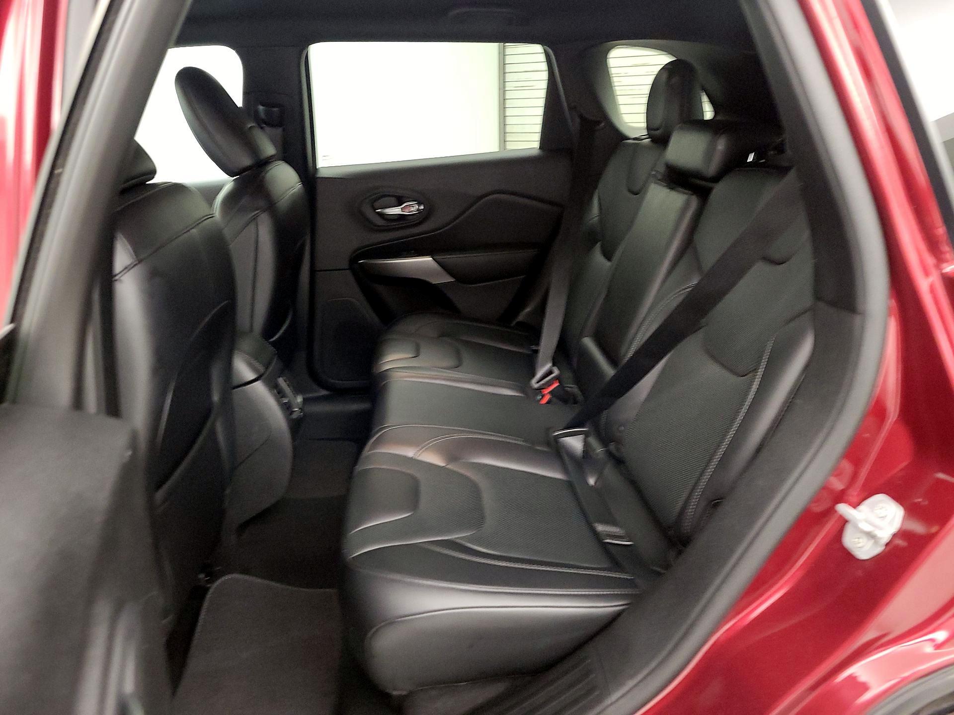 Thumbnail: 2019 Jeep Cherokee - 19