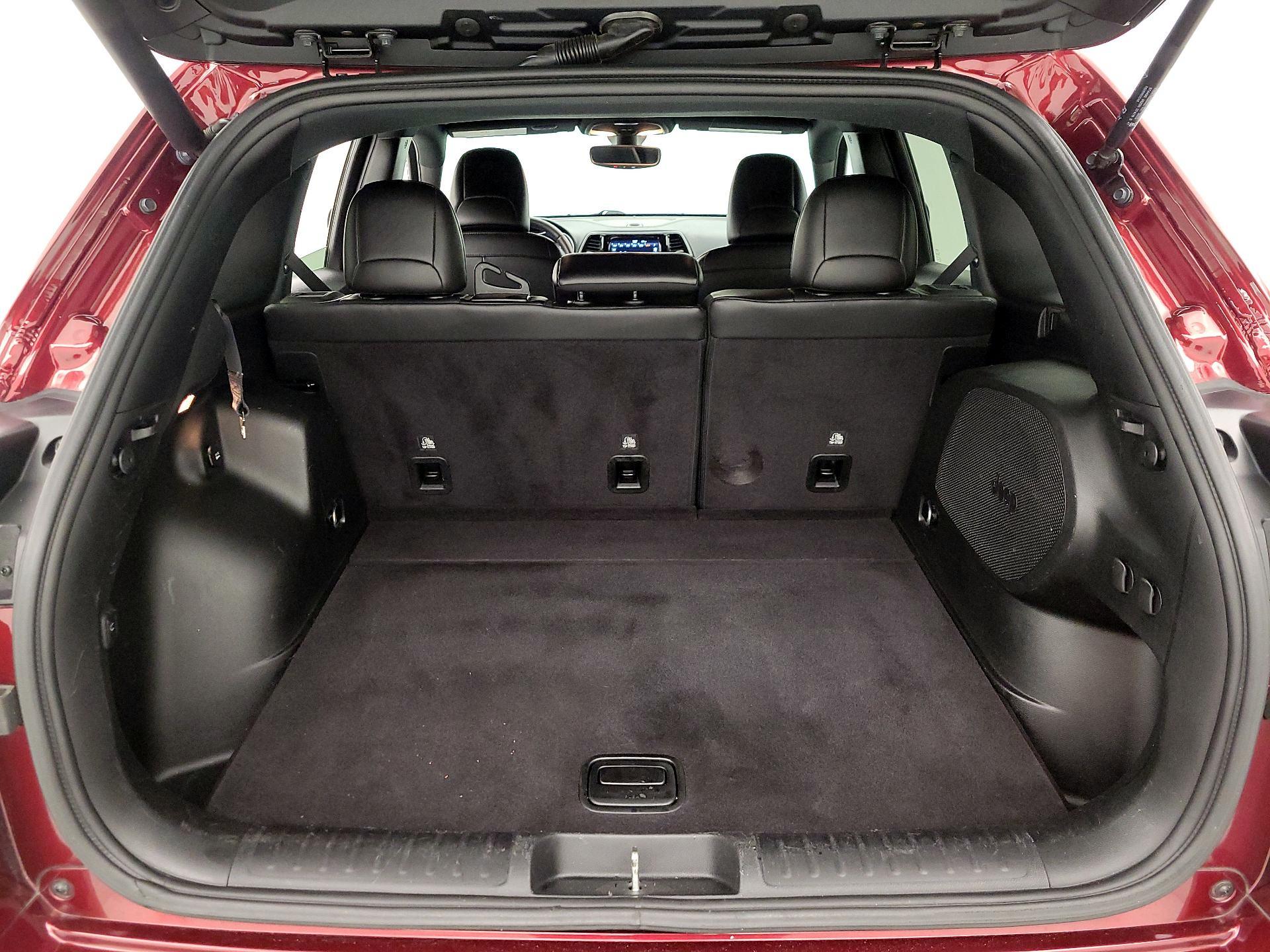 Thumbnail: 2019 Jeep Cherokee - 20