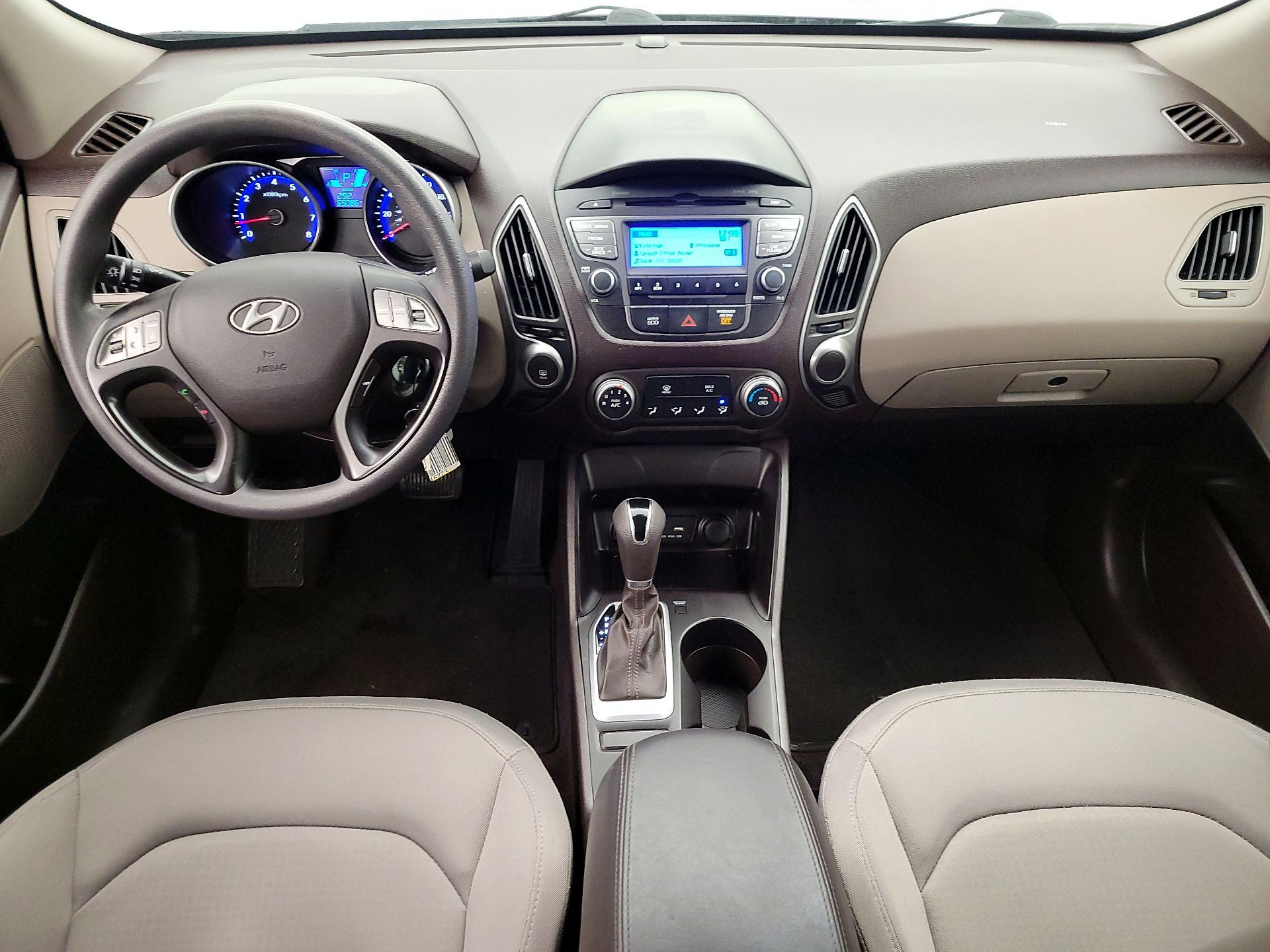 Thumbnail: 2015 Hyundai Tucson - 9