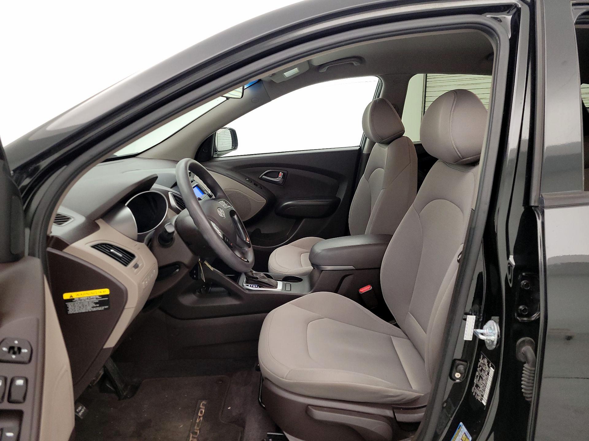 Thumbnail: 2015 Hyundai Tucson - 11