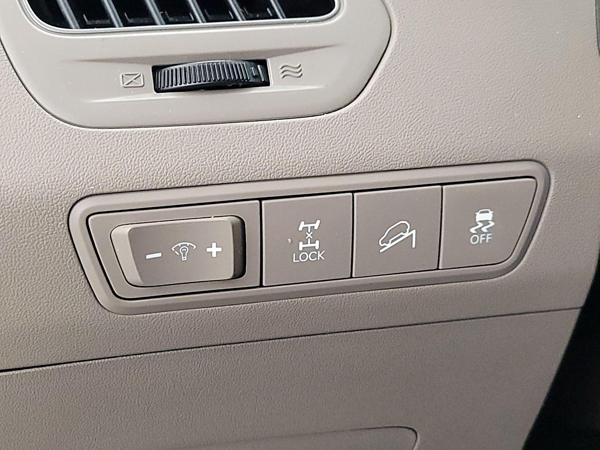 Thumbnail: 2015 Hyundai Tucson - 13