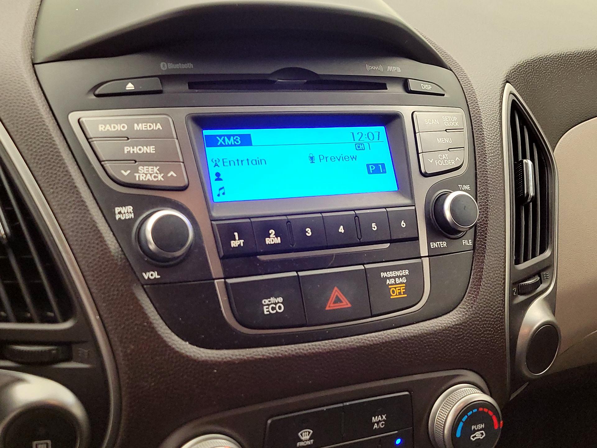 Thumbnail: 2015 Hyundai Tucson - 14