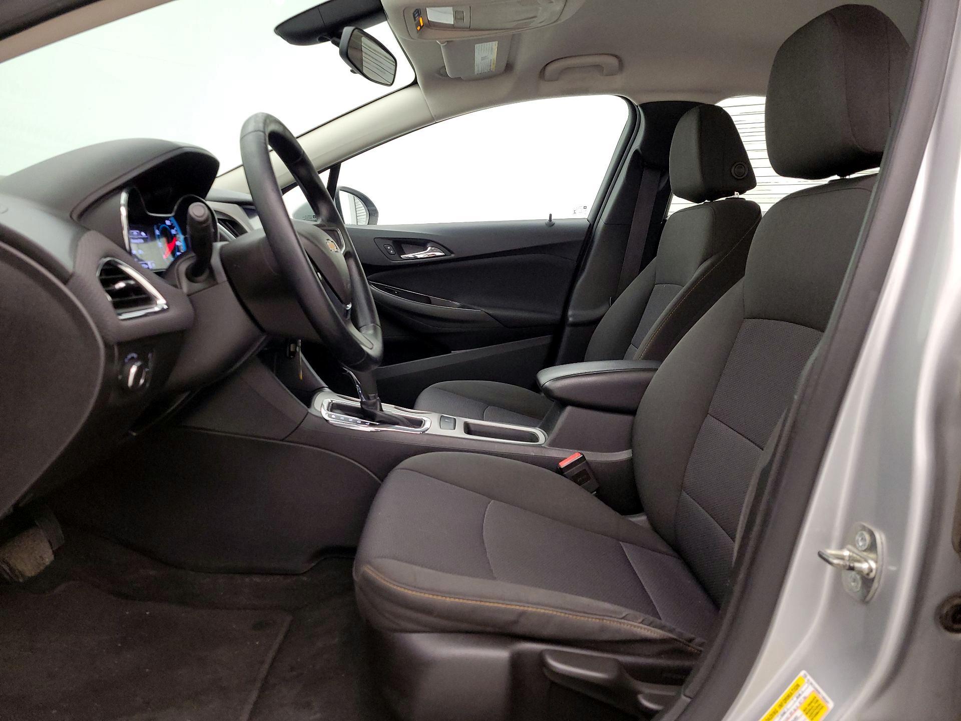 Thumbnail: 2017 Chevrolet Cruze - 11