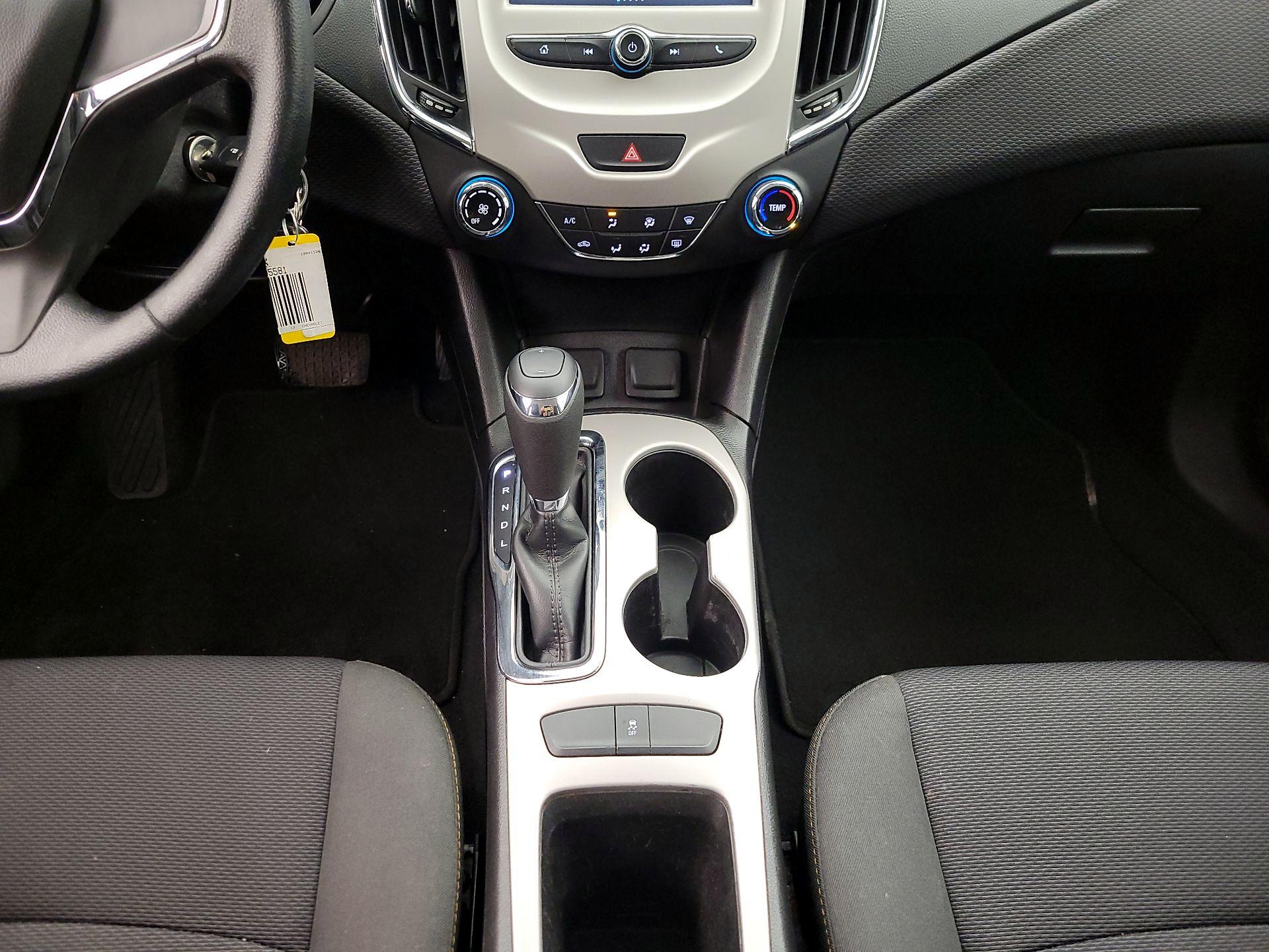 Thumbnail: 2017 Chevrolet Cruze - 17