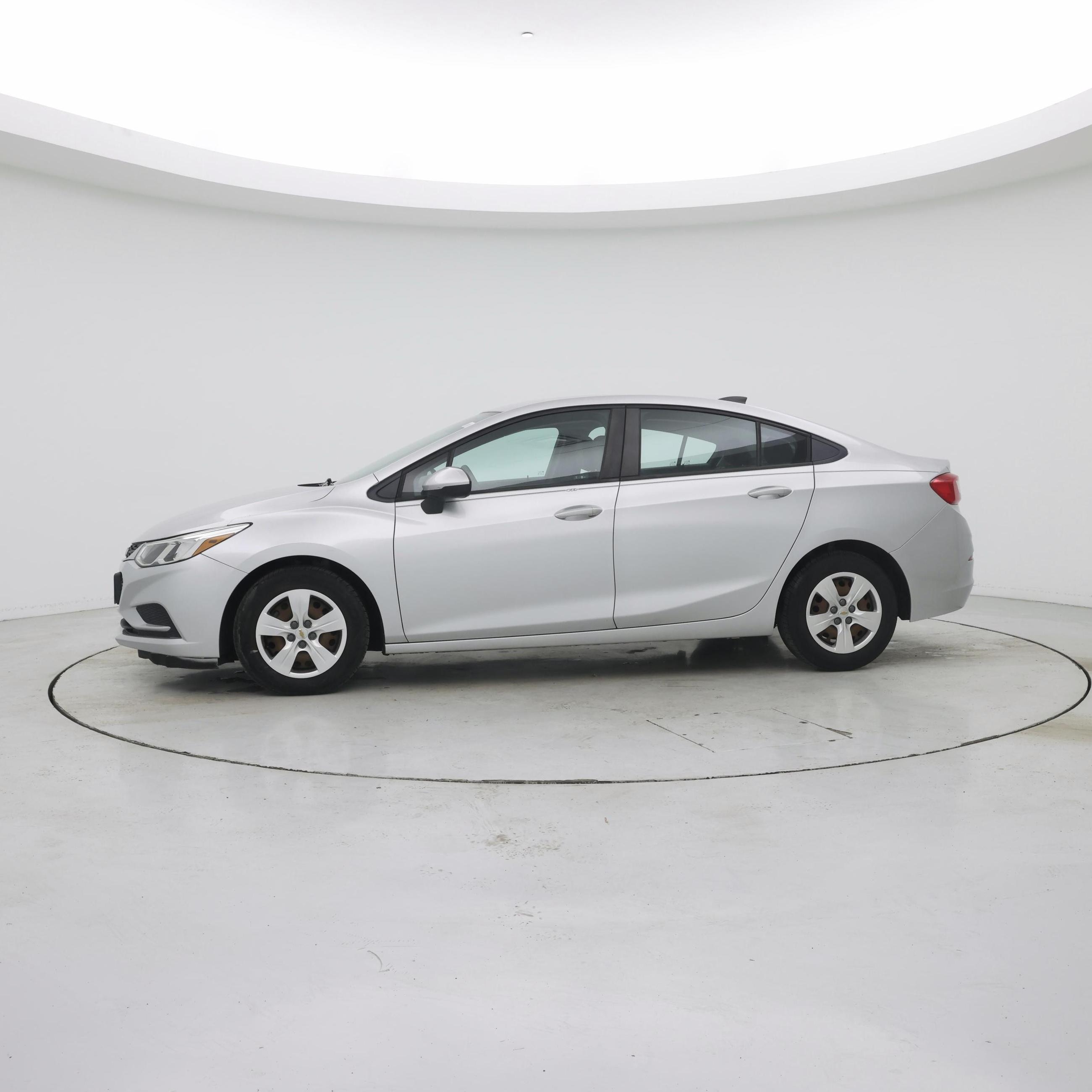 Thumbnail: 2017 Chevrolet Cruze - 3