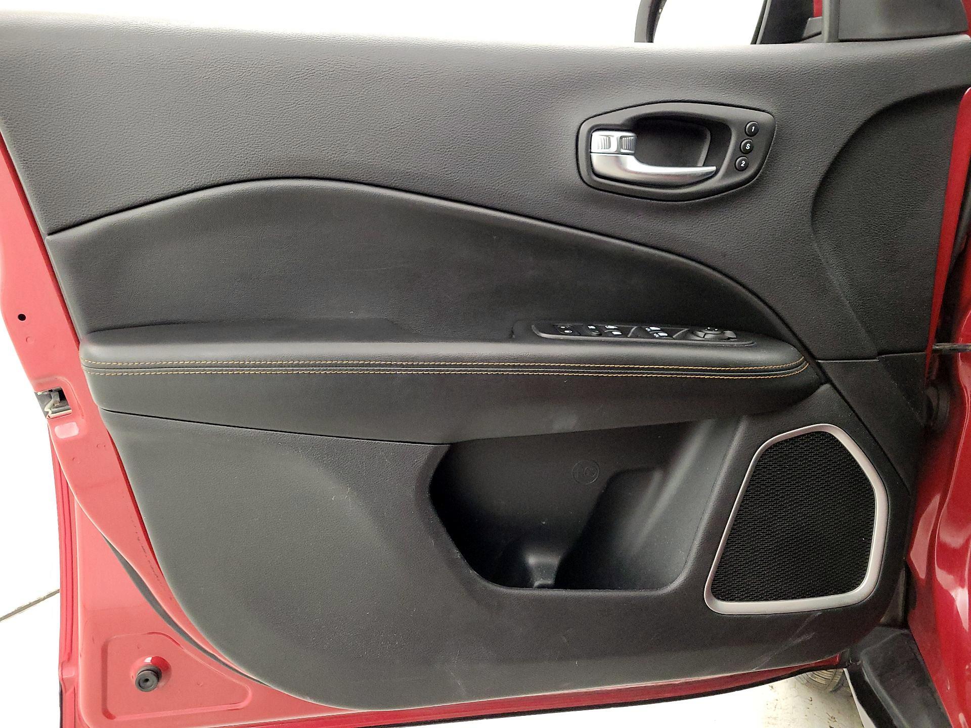 Thumbnail: 2020 Jeep Compass - 12