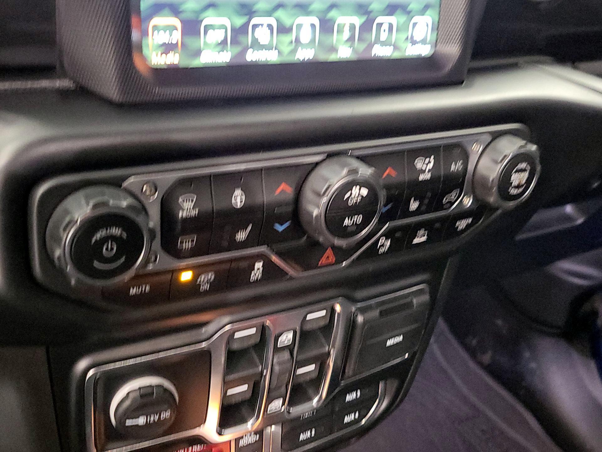 Thumbnail: 2022 Jeep Wrangler - 16