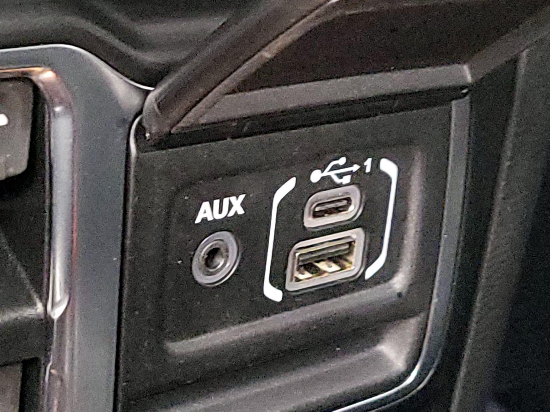 Thumbnail: 2022 Jeep Wrangler - 18