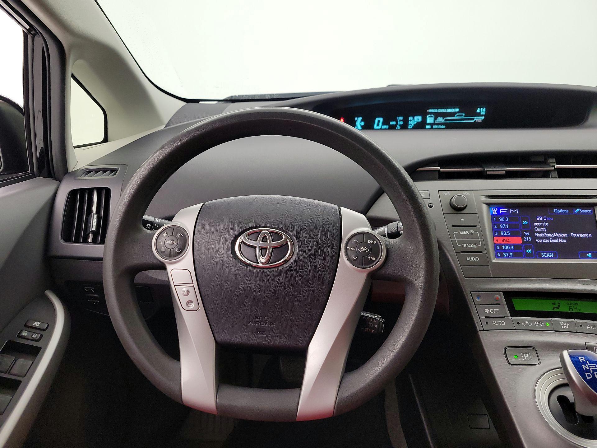 Thumbnail: 2015 Toyota Prius - 10