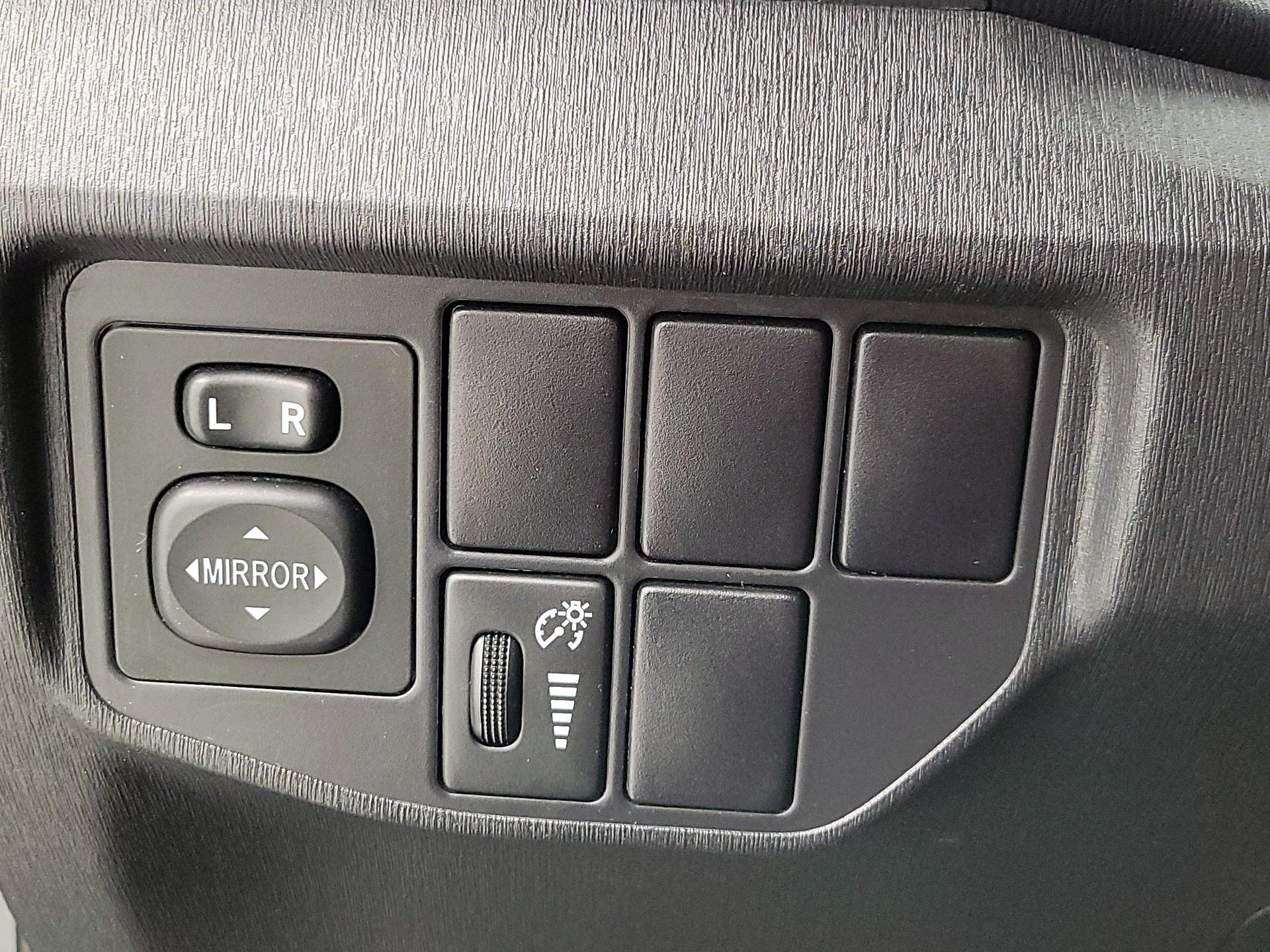 Thumbnail: 2015 Toyota Prius - 13