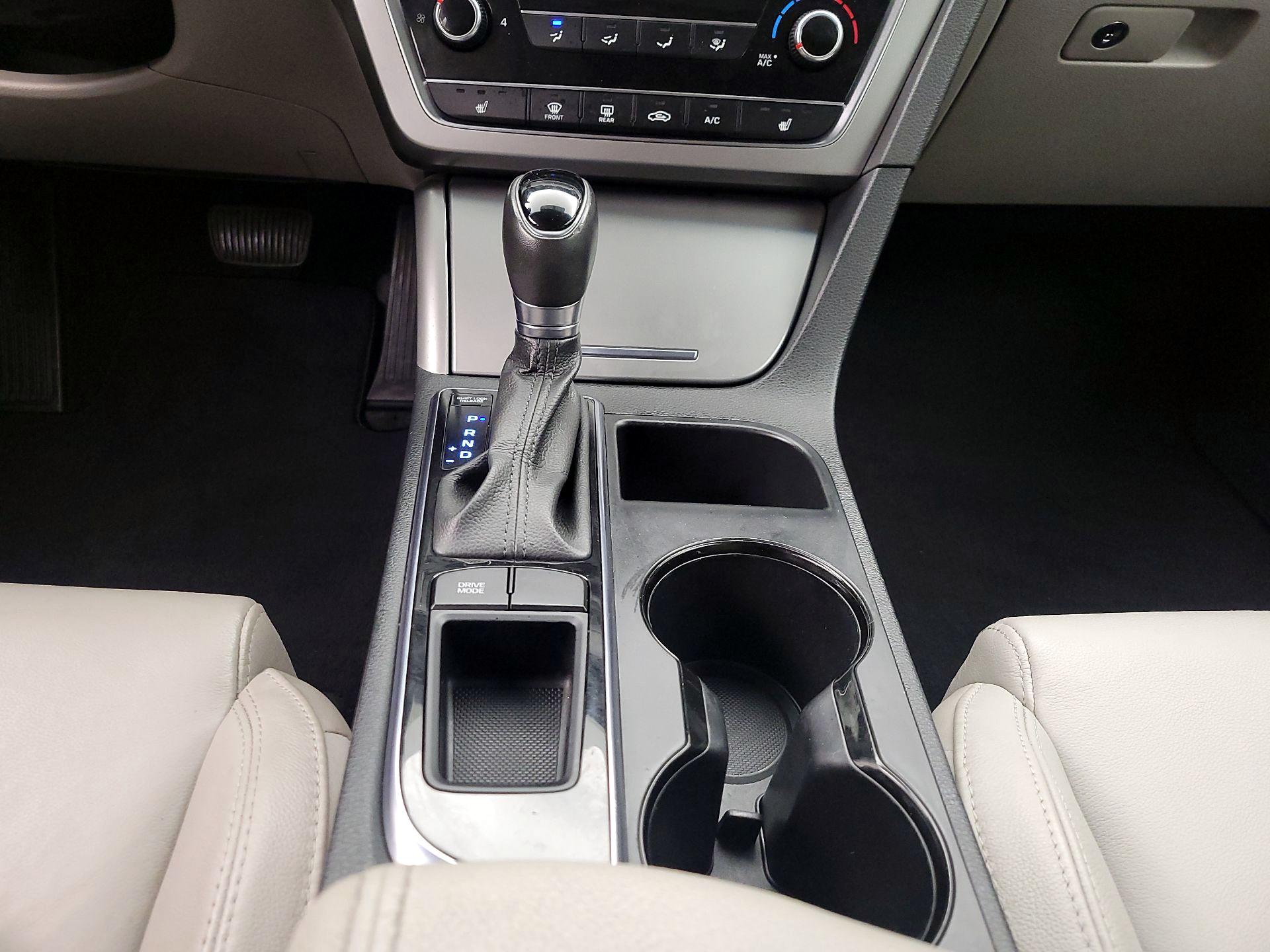 Thumbnail: 2016 Hyundai Sonata - 17