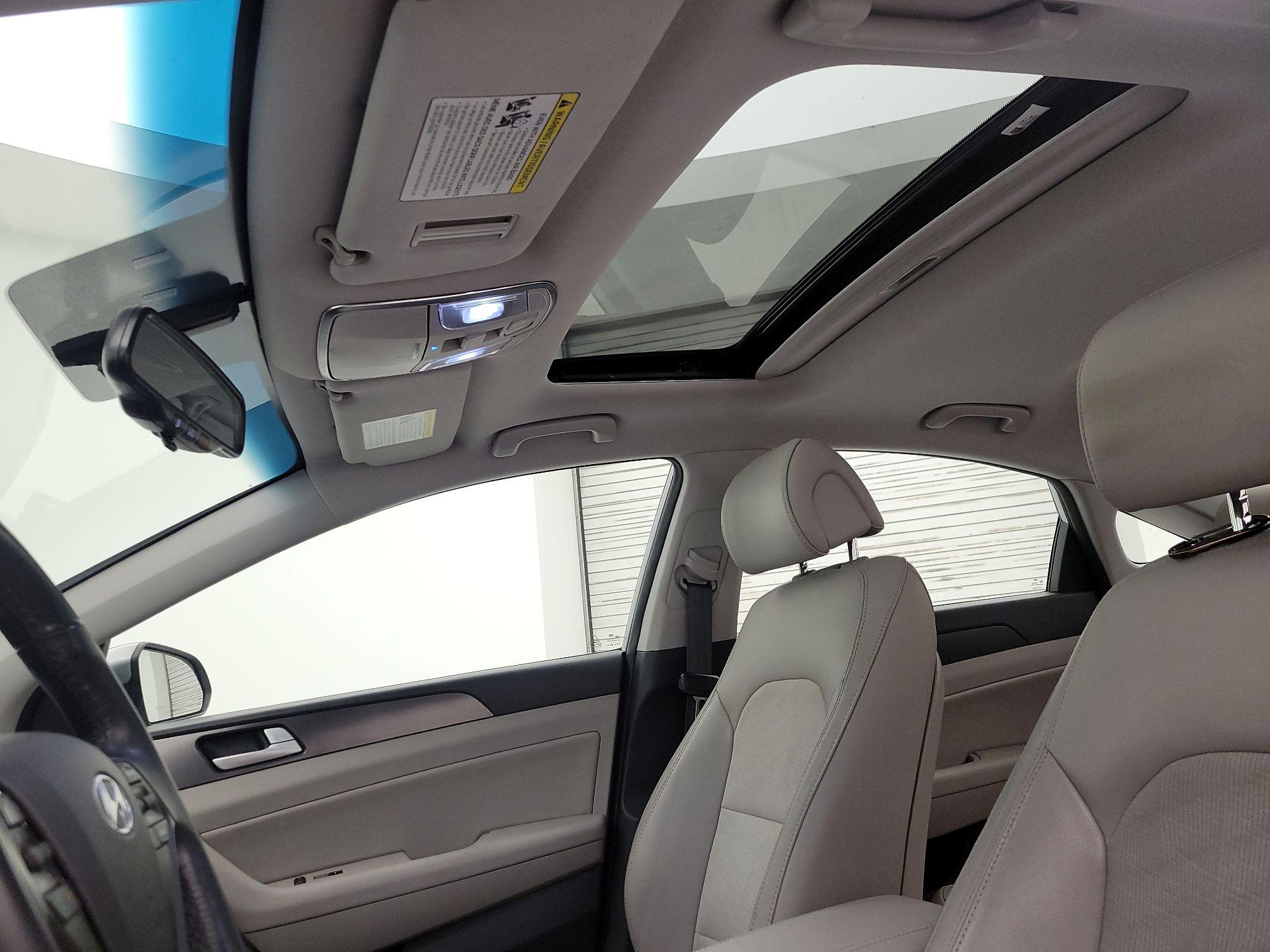 Thumbnail: 2016 Hyundai Sonata - 19