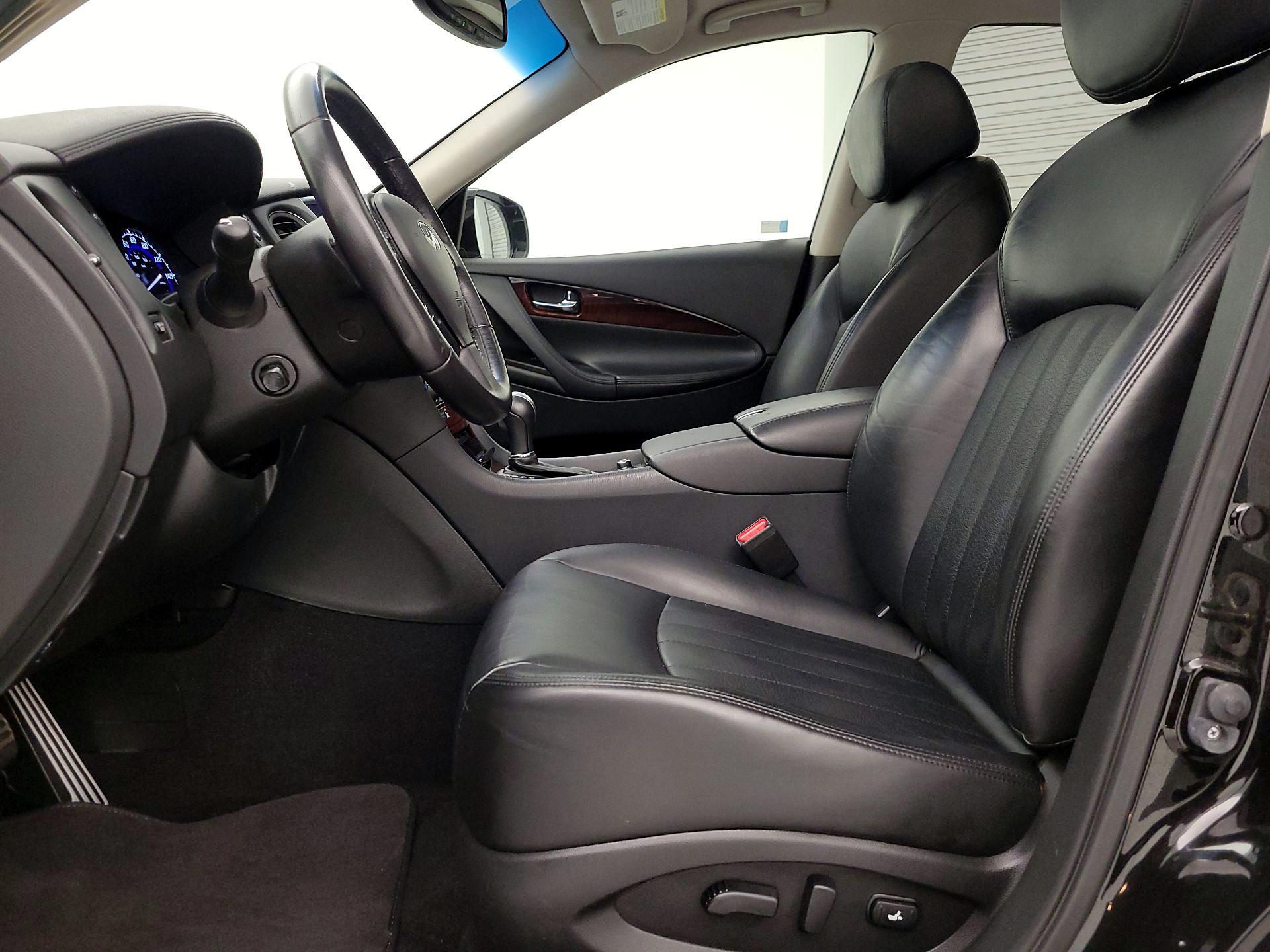 Thumbnail: 2017 INFINITI QX50 - 11