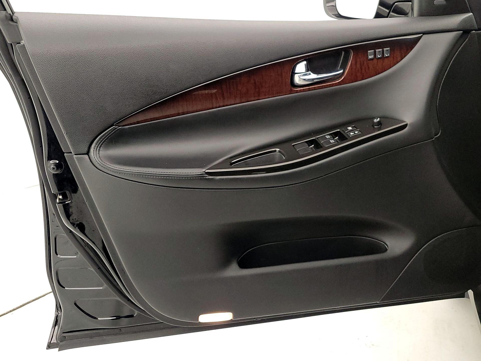 Thumbnail: 2017 INFINITI QX50 - 12