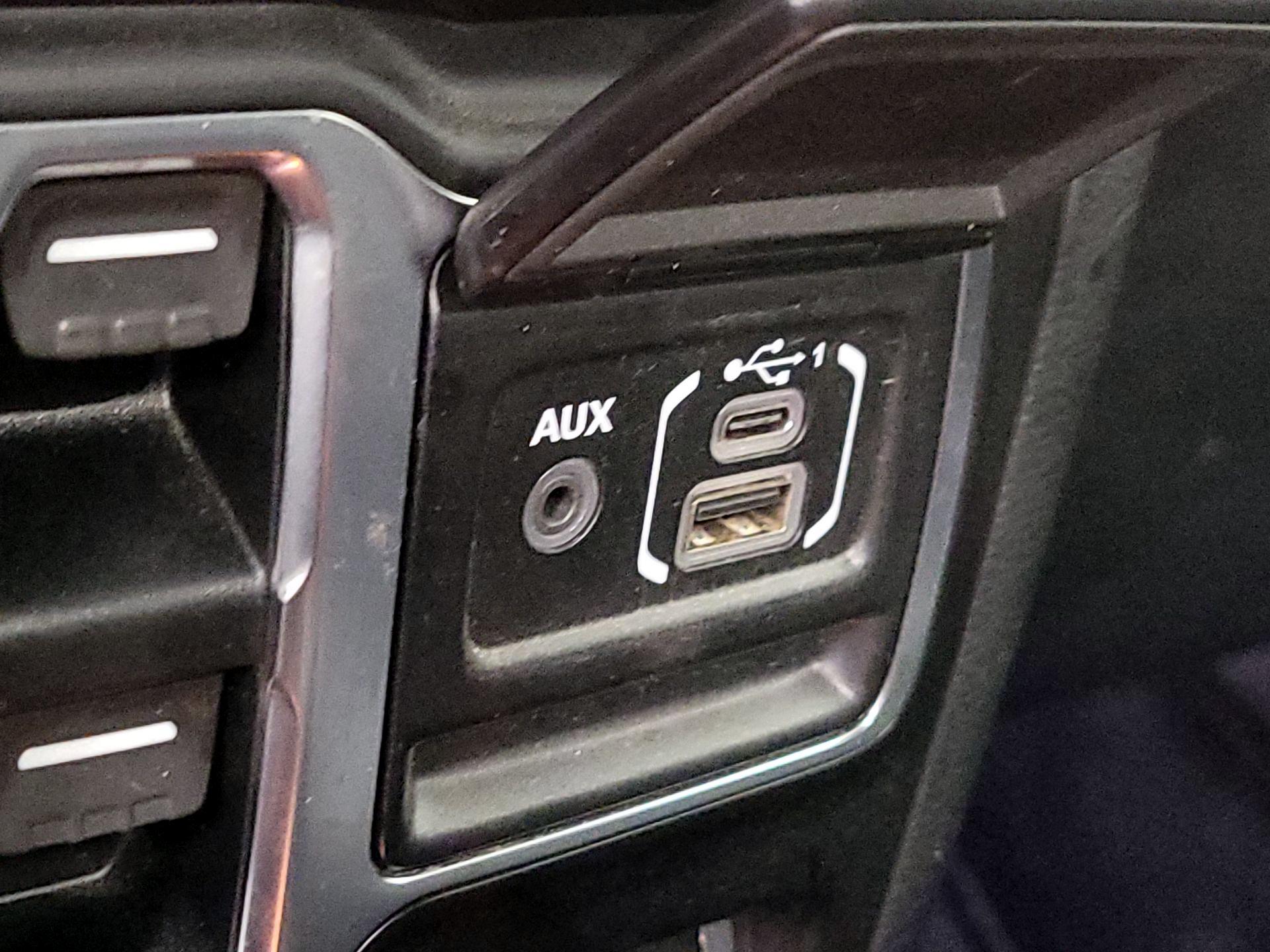 Thumbnail: 2021 Jeep Wrangler - 18