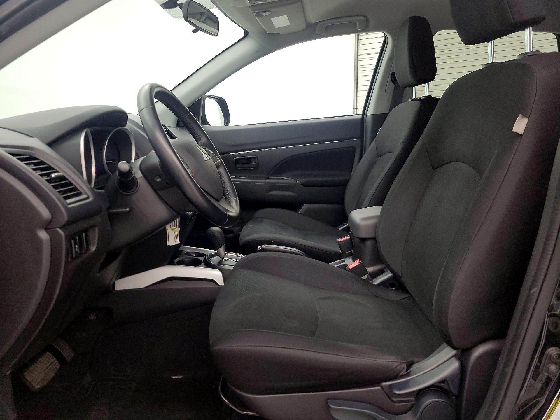 Thumbnail: 2014 Mitsubishi Outlander Sport - 11