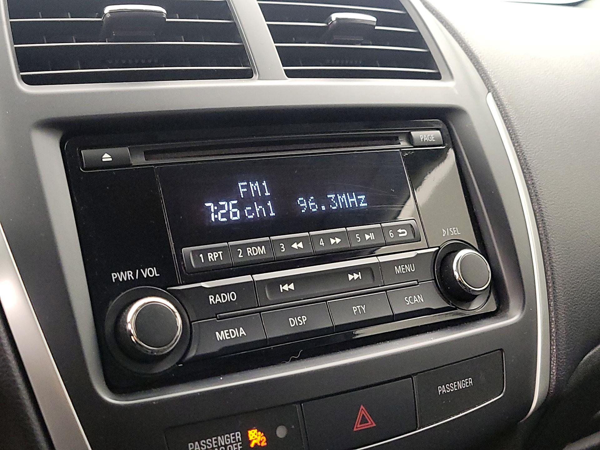 Thumbnail: 2014 Mitsubishi Outlander Sport - 14