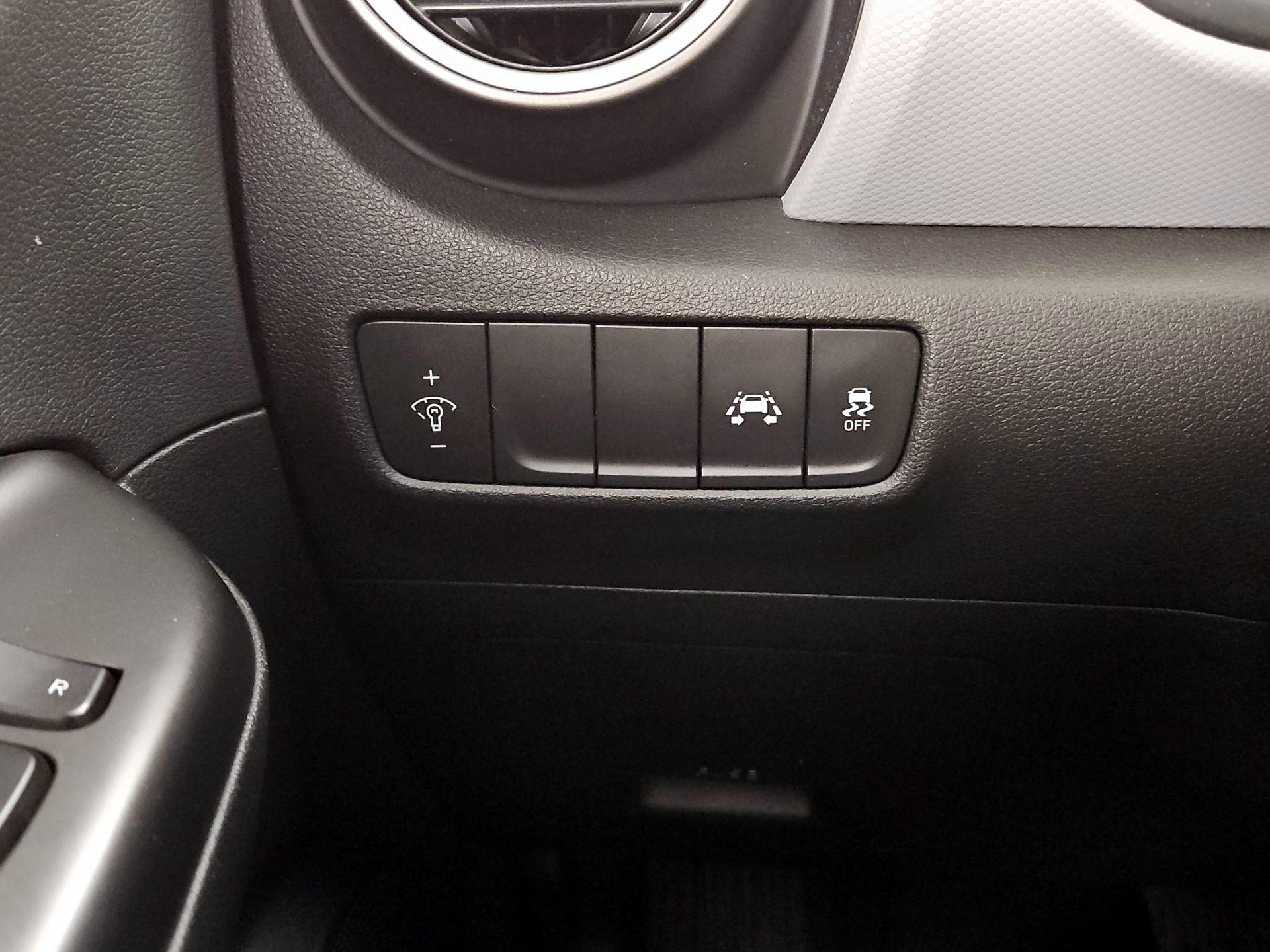 Thumbnail: 2020 Hyundai Kona - 13