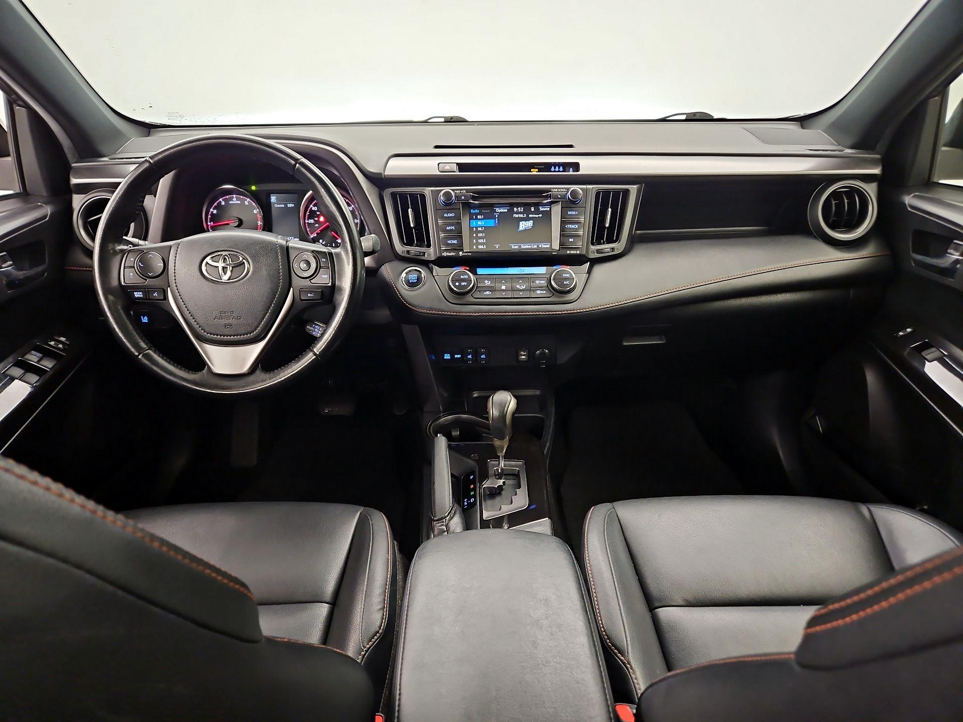 Thumbnail: 2018 Toyota RAV4 - 9